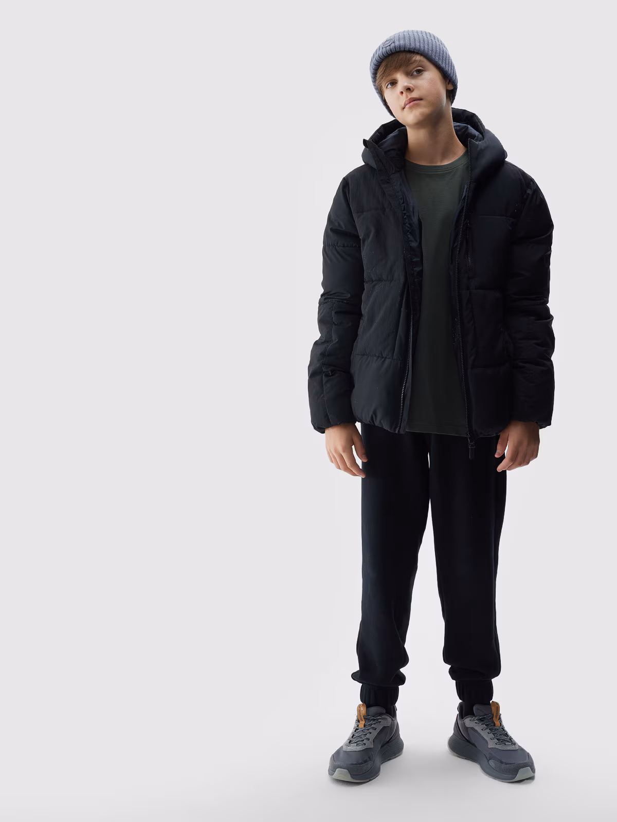 Kurtka puchowa z wypełnieniem syntetycznym chłopięca - czarna