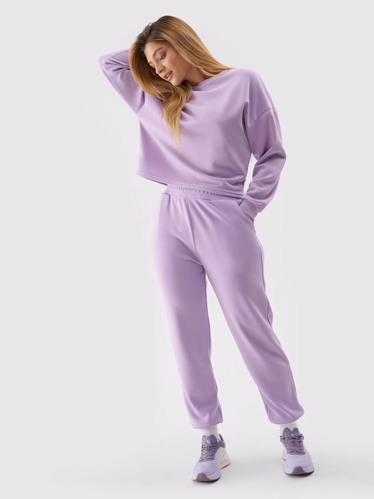 Spodnie dresowe joggery z dodatkiem modalu damskie - jasny fiolet