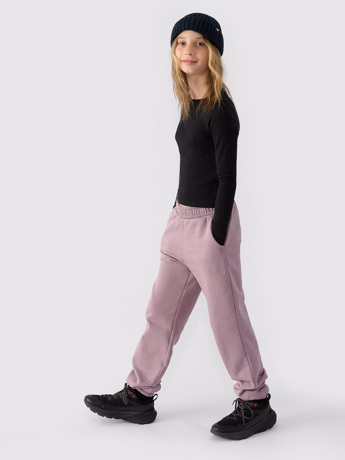 Longsleeve slim gładki dziewczęcy - czarny