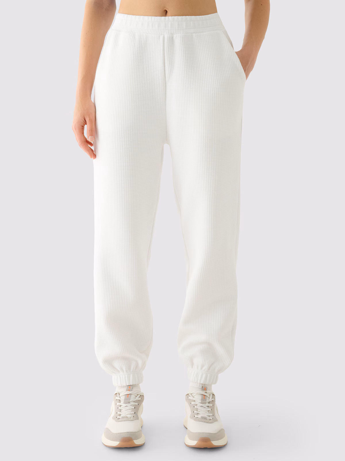 Spodnie dresowe joggery damskie - białe