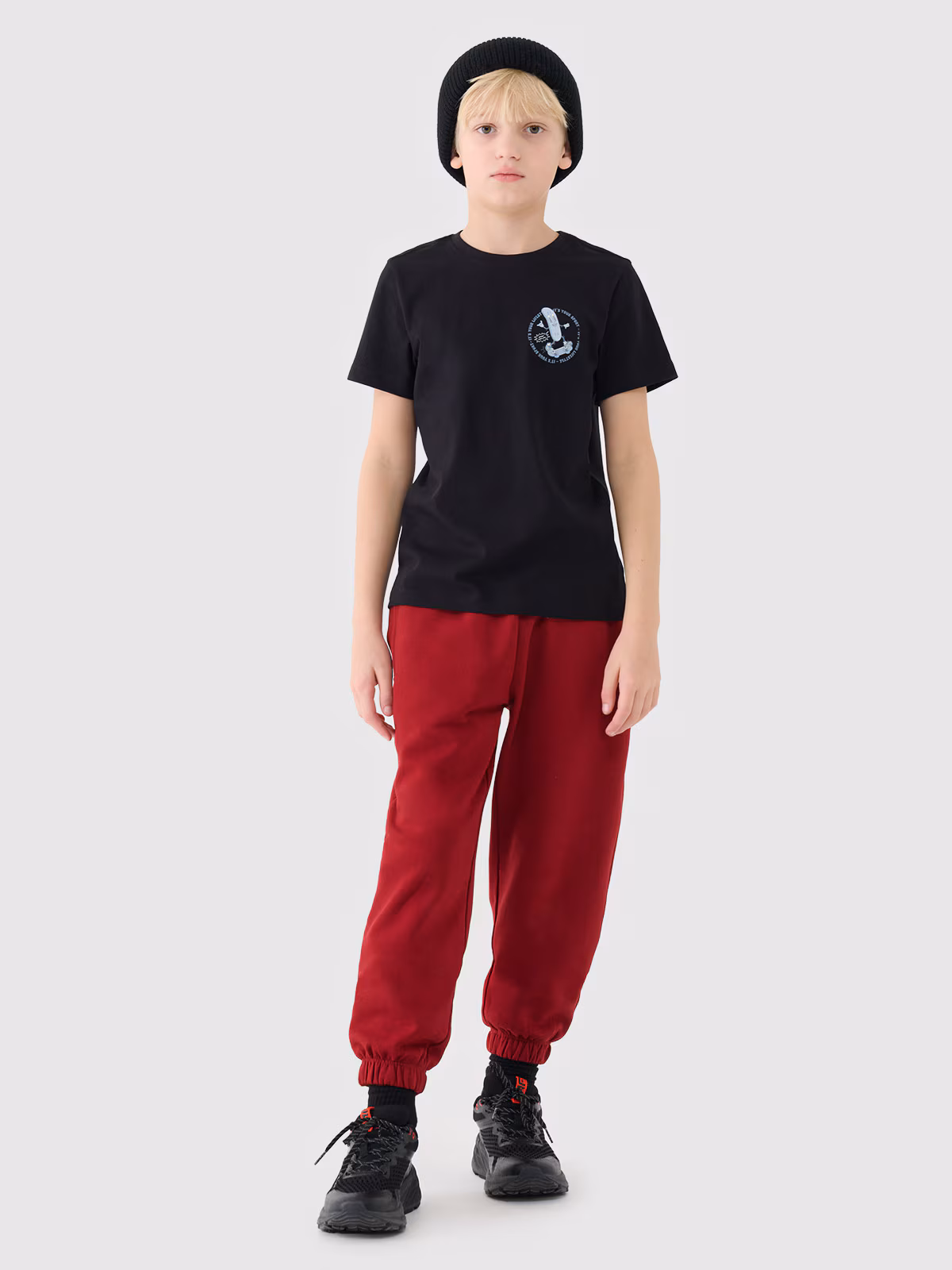 T-shirt regular z nadrukiem chłopięcy - czarny