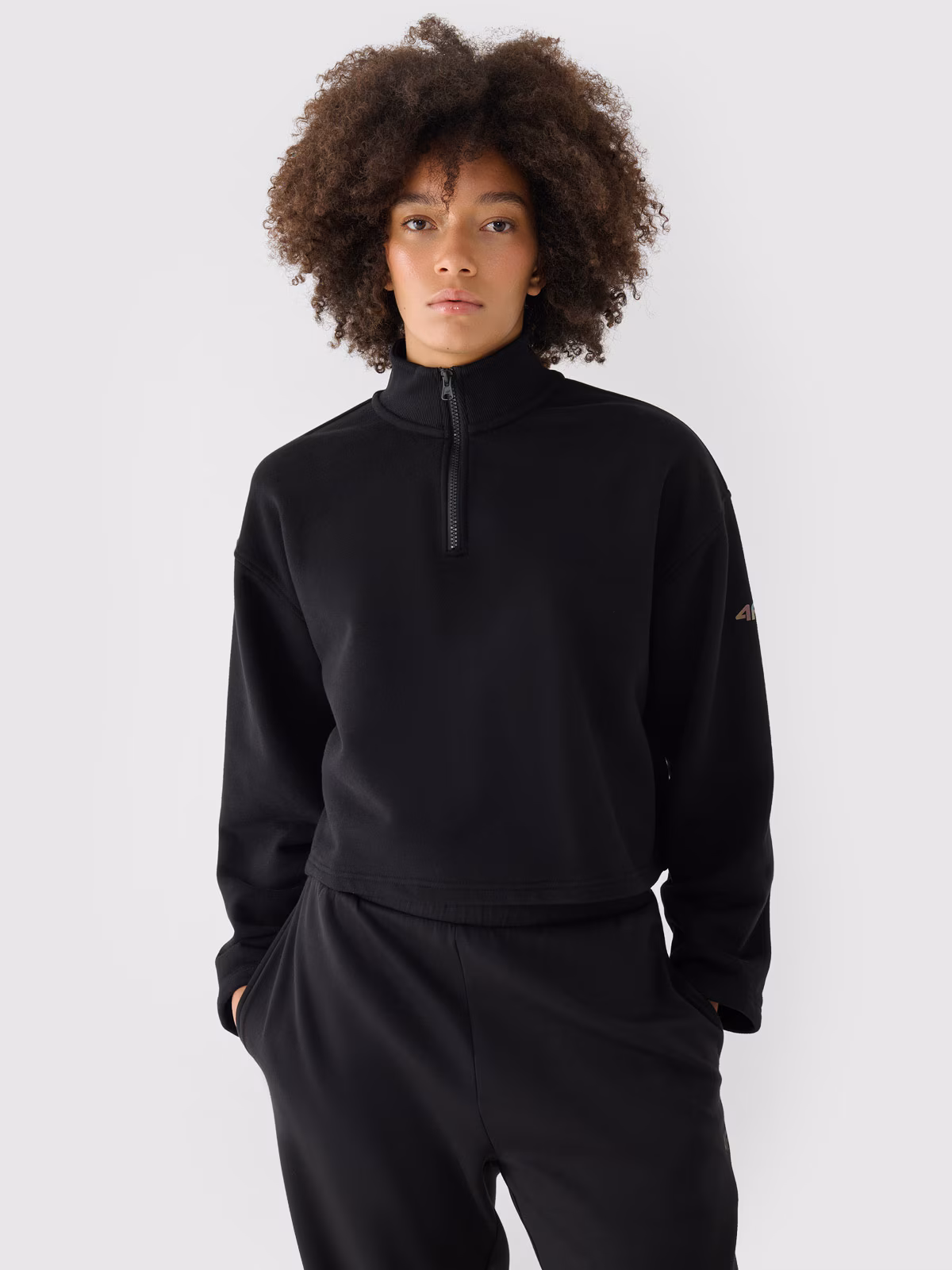 Bluza dresowa cropped nierozpinana bez kaptura damska - fioletowa