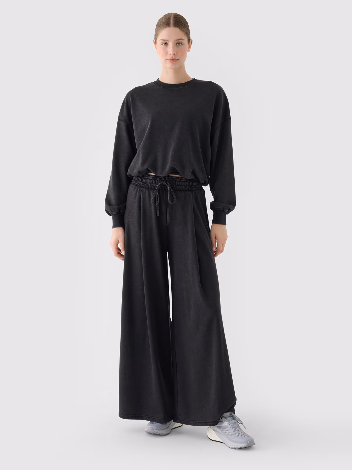 Bluza dresowa nierozpinana bez kaptura damska - czarna