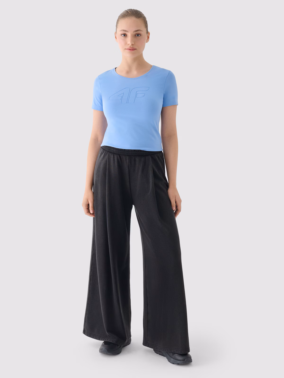 T-shirt slim z nadrukiem damski - niebieski