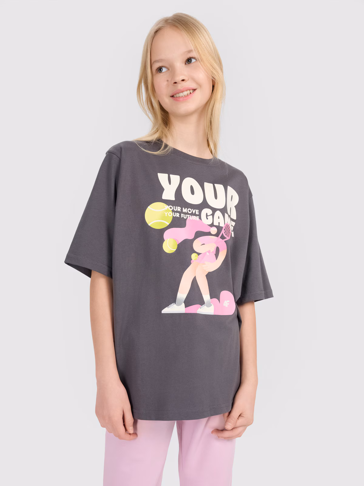 T-shirt oversize z nadrukiem dziewczęcy - różowy