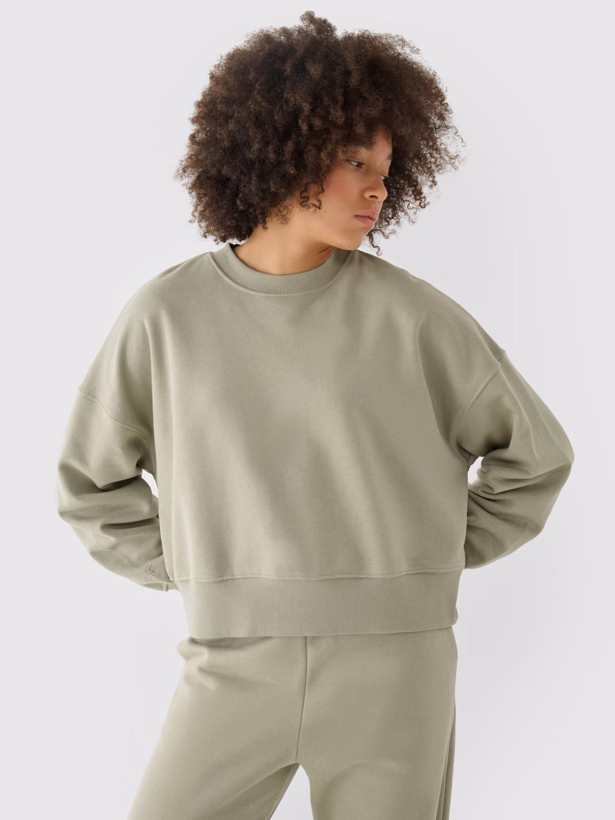 Bluza dresowa oversize nierozpinana bez kaptura damska - brązowa