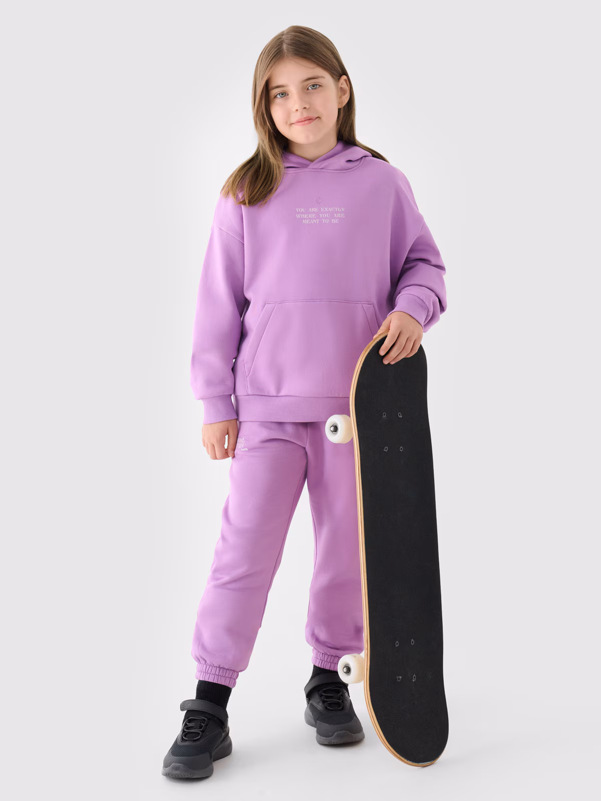 Bluza dresowa nierozpinana z kapturem dziewczęca - fioletowa