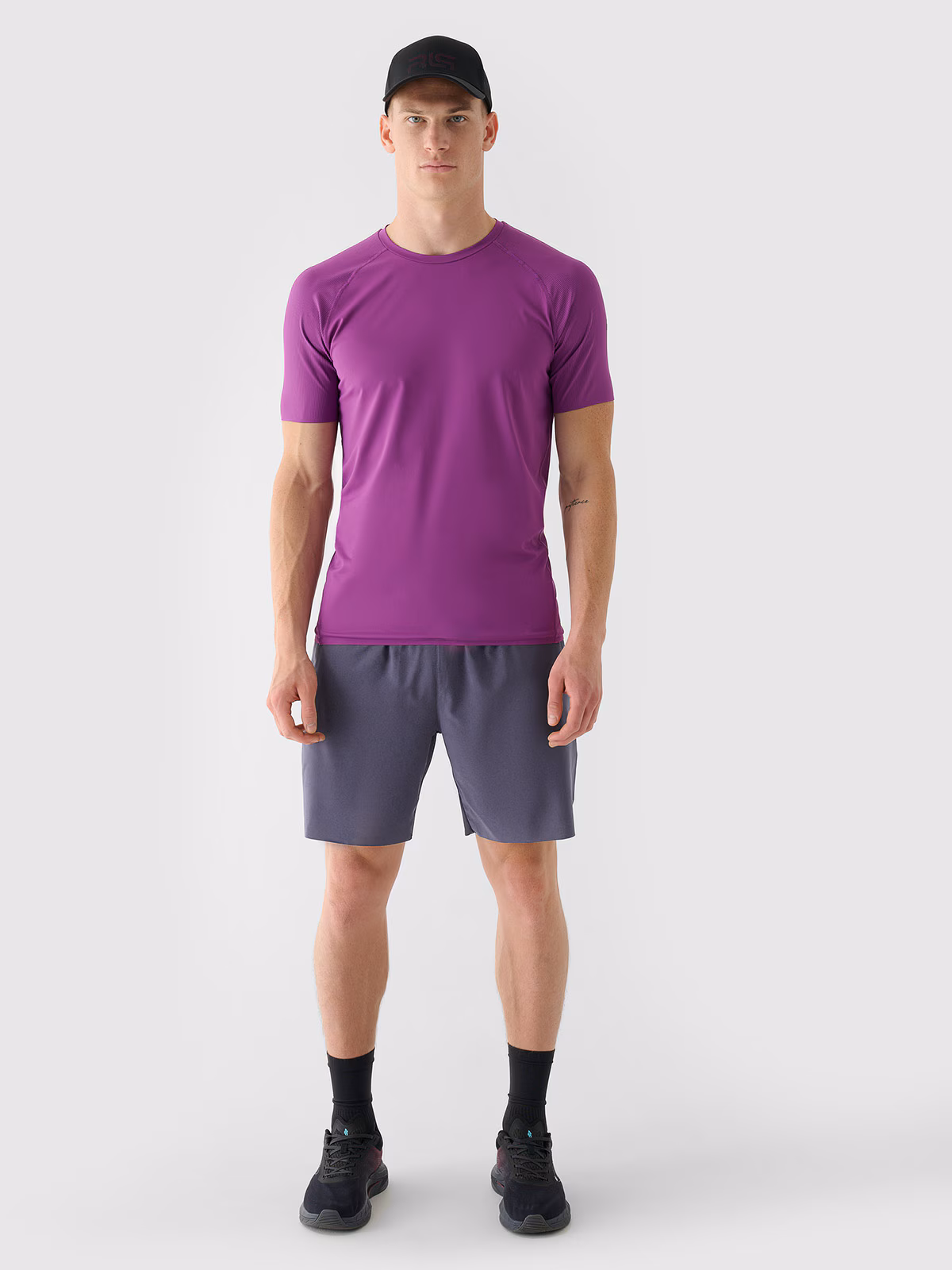 Spodenki treningowe szybkoschnące męskie 4F x Robert Lewandowski - szare