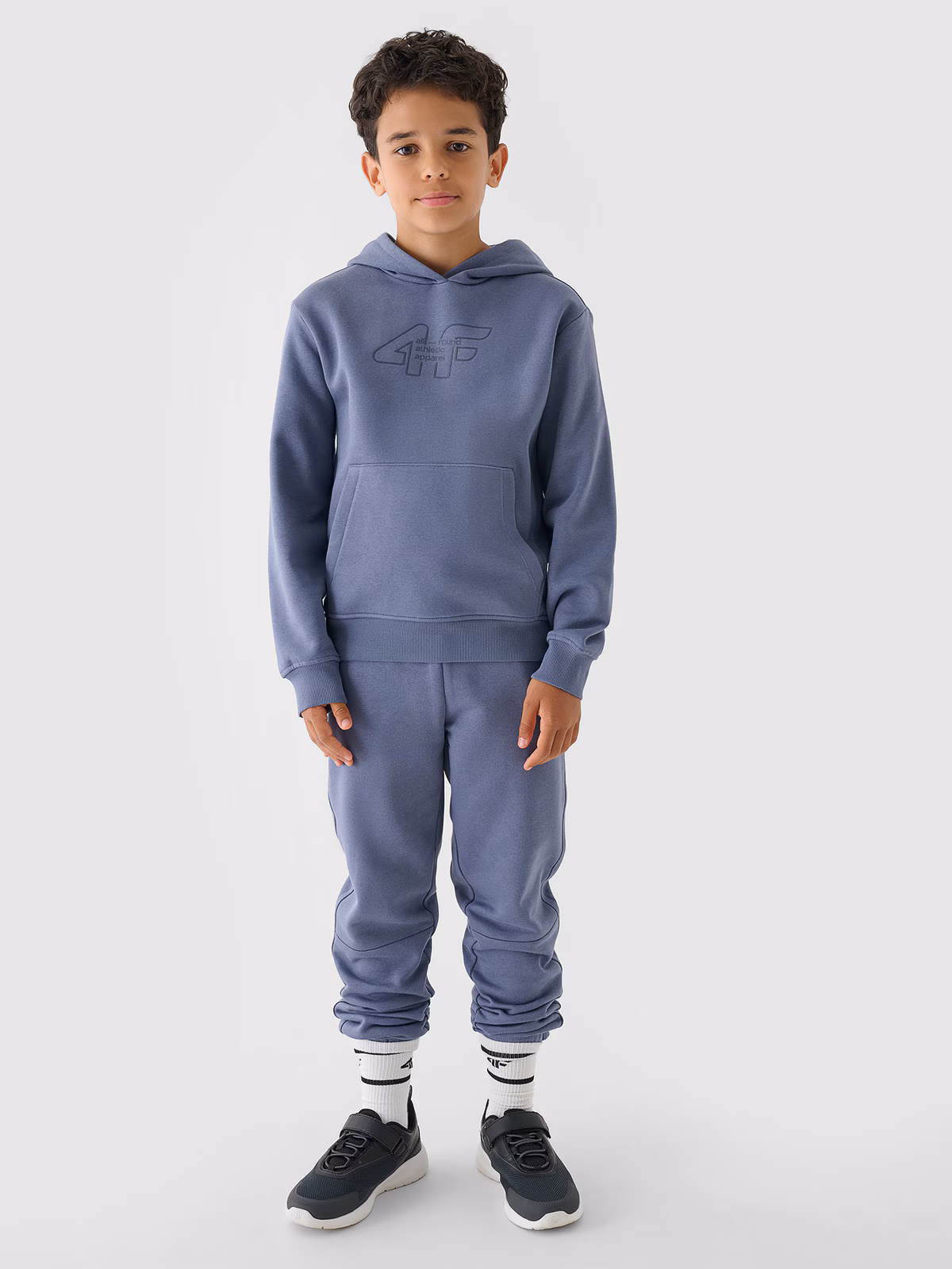 Bluza dresowa nierozpinana z kapturem chłopięca - niebieska