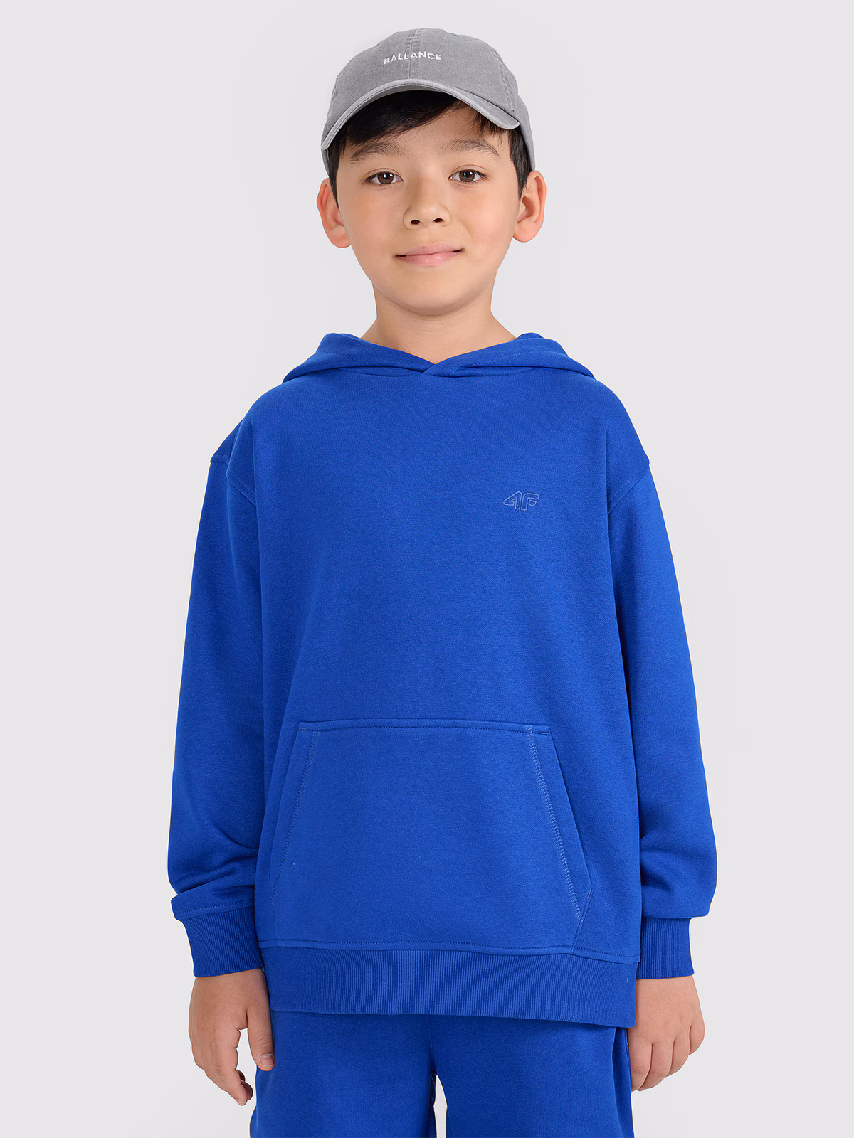 Bluza dresowa nierozpinana z kapturem chłopięca - niebieska