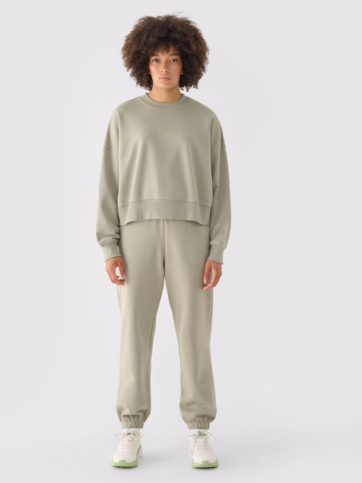 Spodnie dresowe joggery oversize damskie - oliwkowe