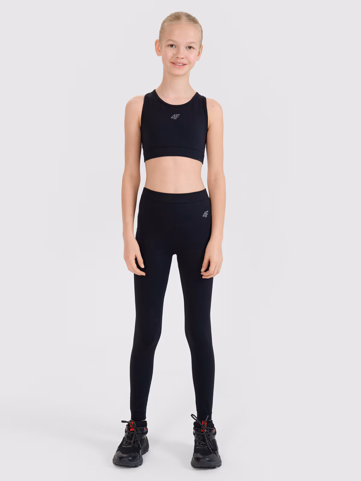 Biustonosz sportowy szybkoschnący dziewczęcy - czarny