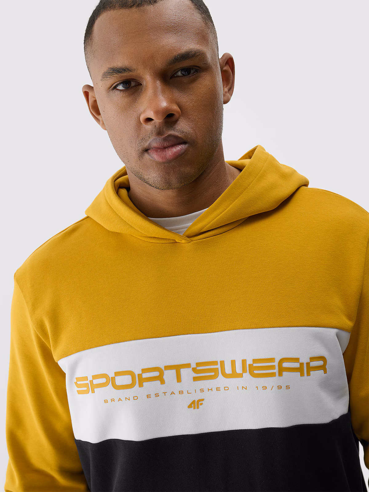 Bluza dresowa nierozpinana z kapturem męska - żółta