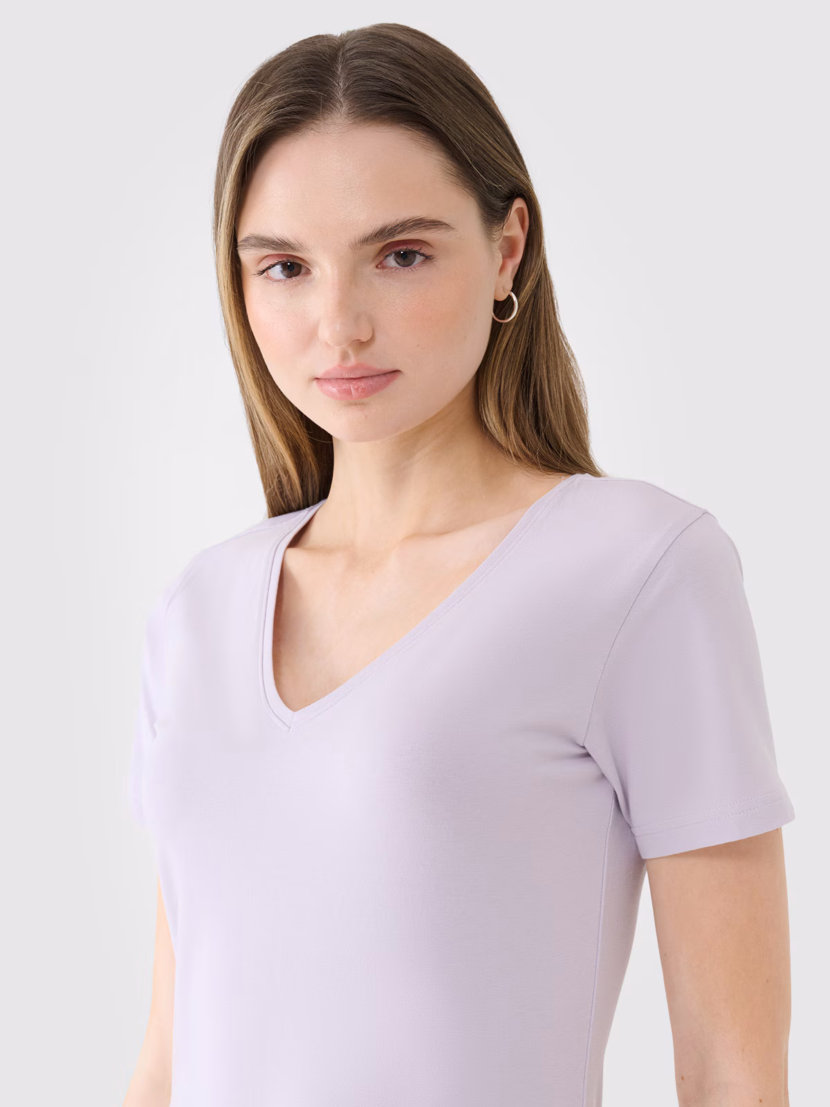 T-shirt slim gładki damski - biały