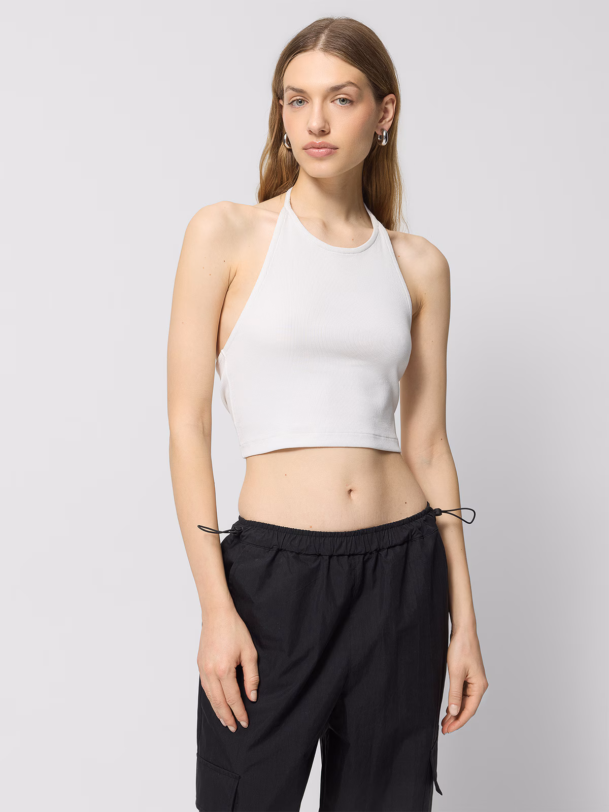 Top slim z prążkowanej dzianiny damski - biały