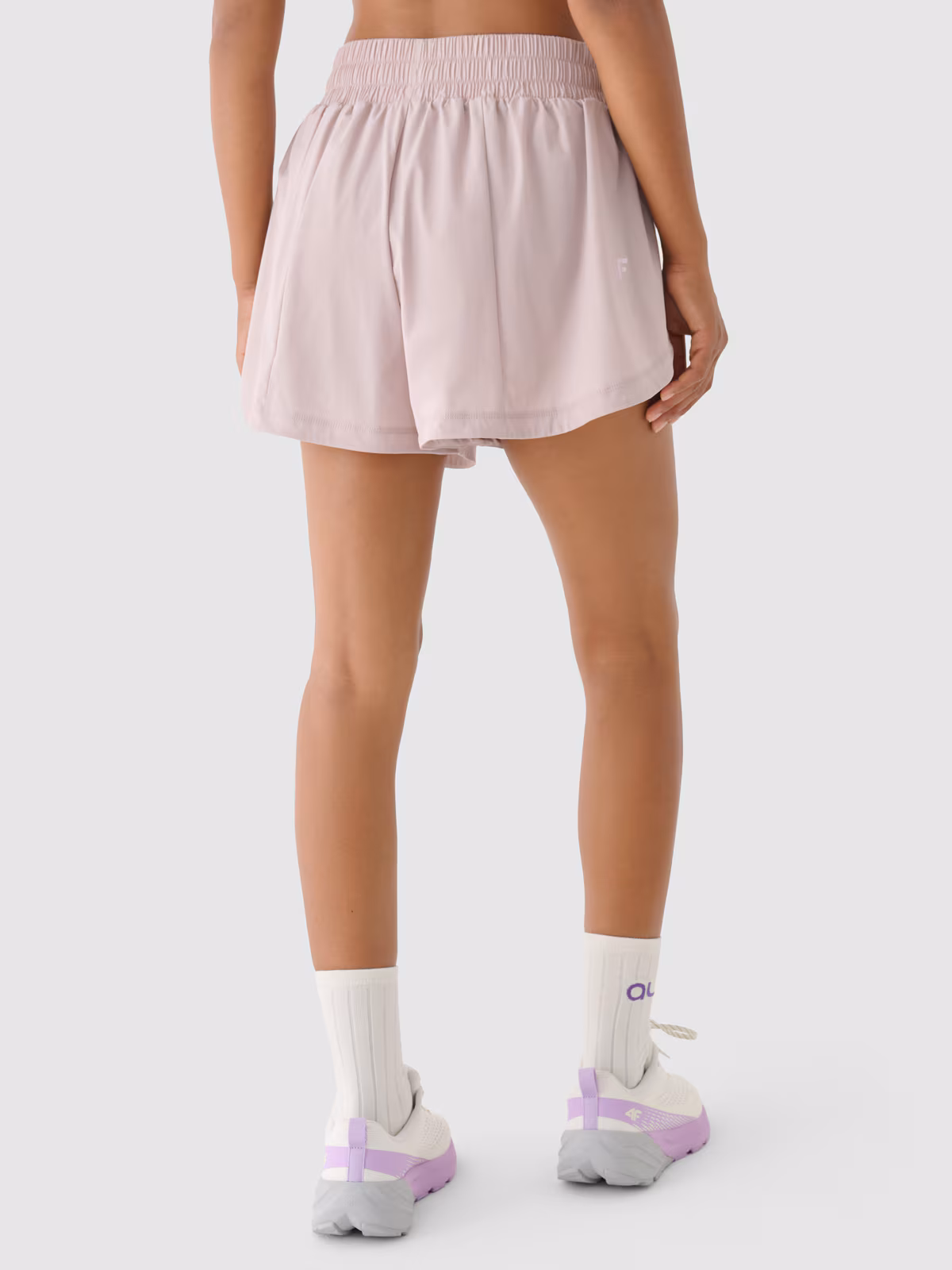 Spodenki treningowe szybkoschnące 4F x Anna Lewandowska - beżowe