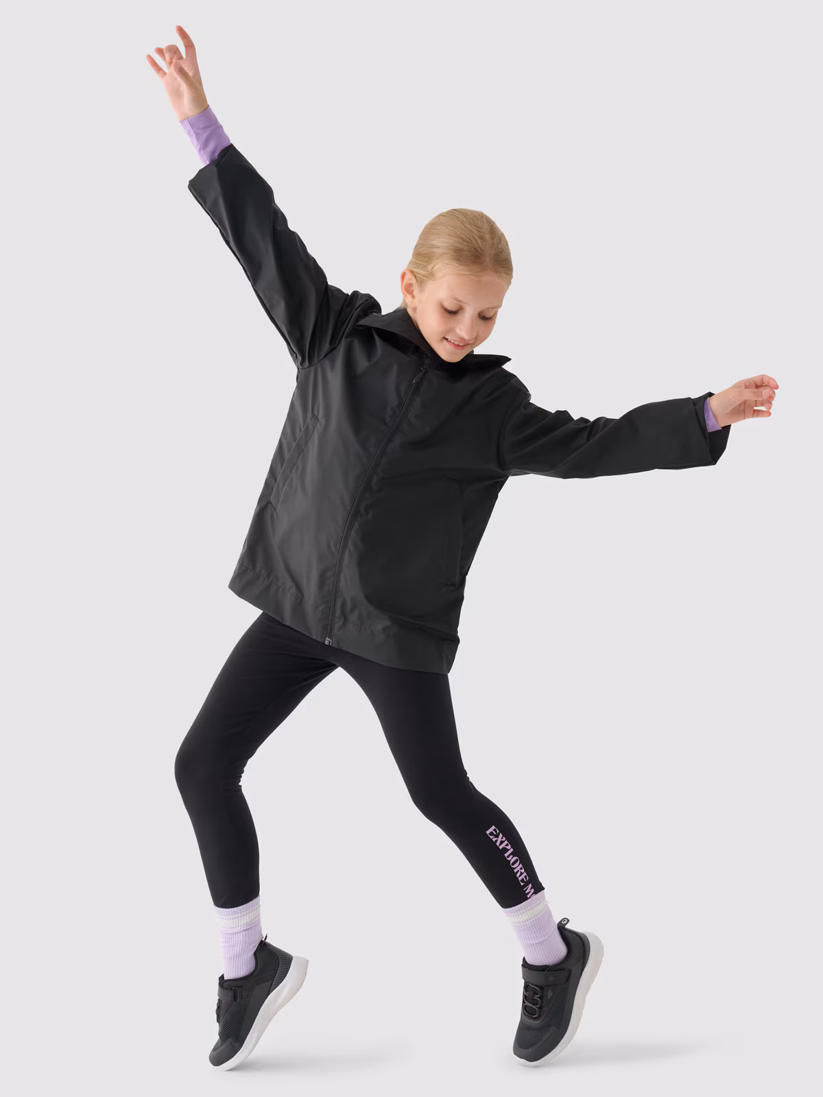 Kurtka przejściowa przeciwdeszczowa z gumową powłoką dziecięca - khaki