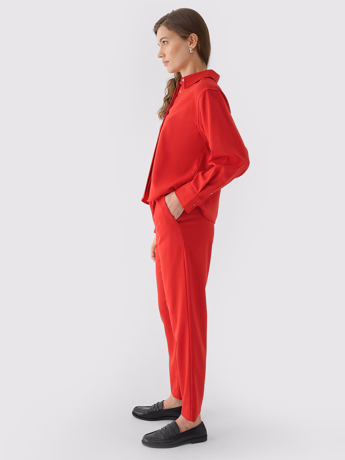 Spodnie tkaninowe z wełną damskie Outhorn - czerwone