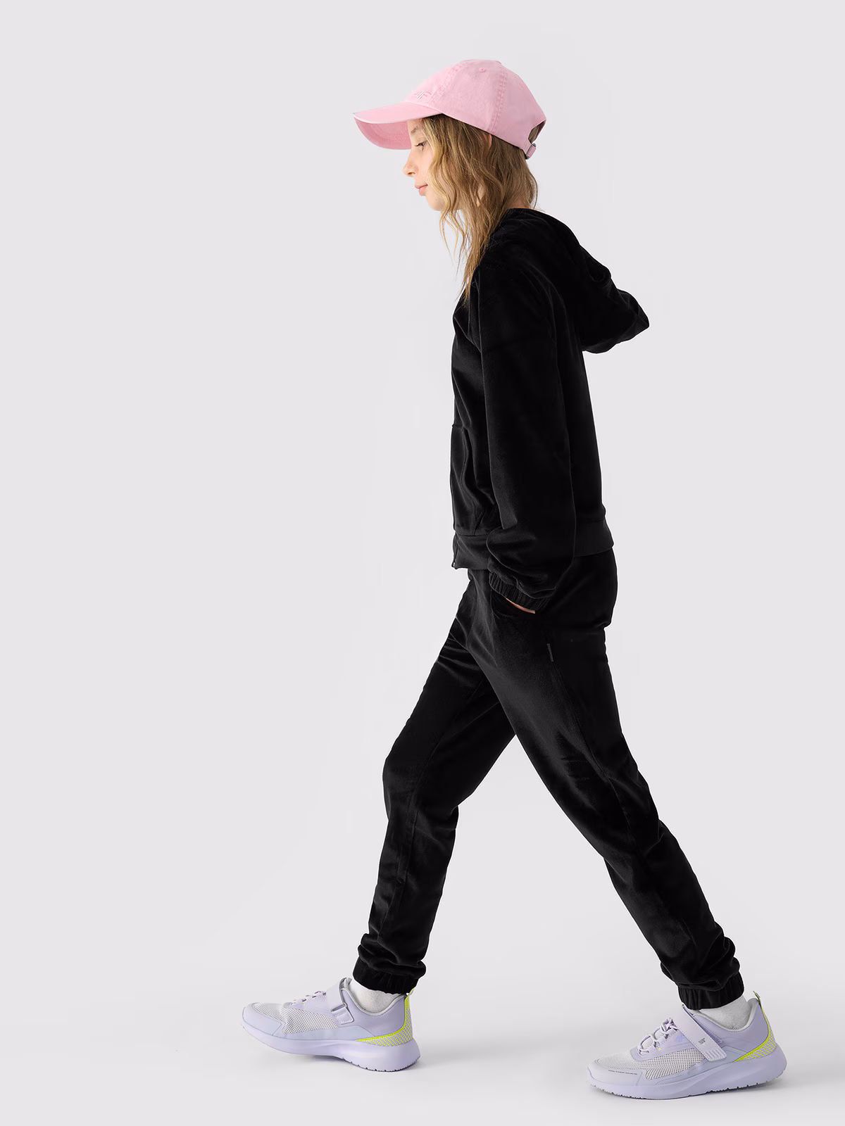 Spodnie dresowe z weluru dziewczęce - czarne