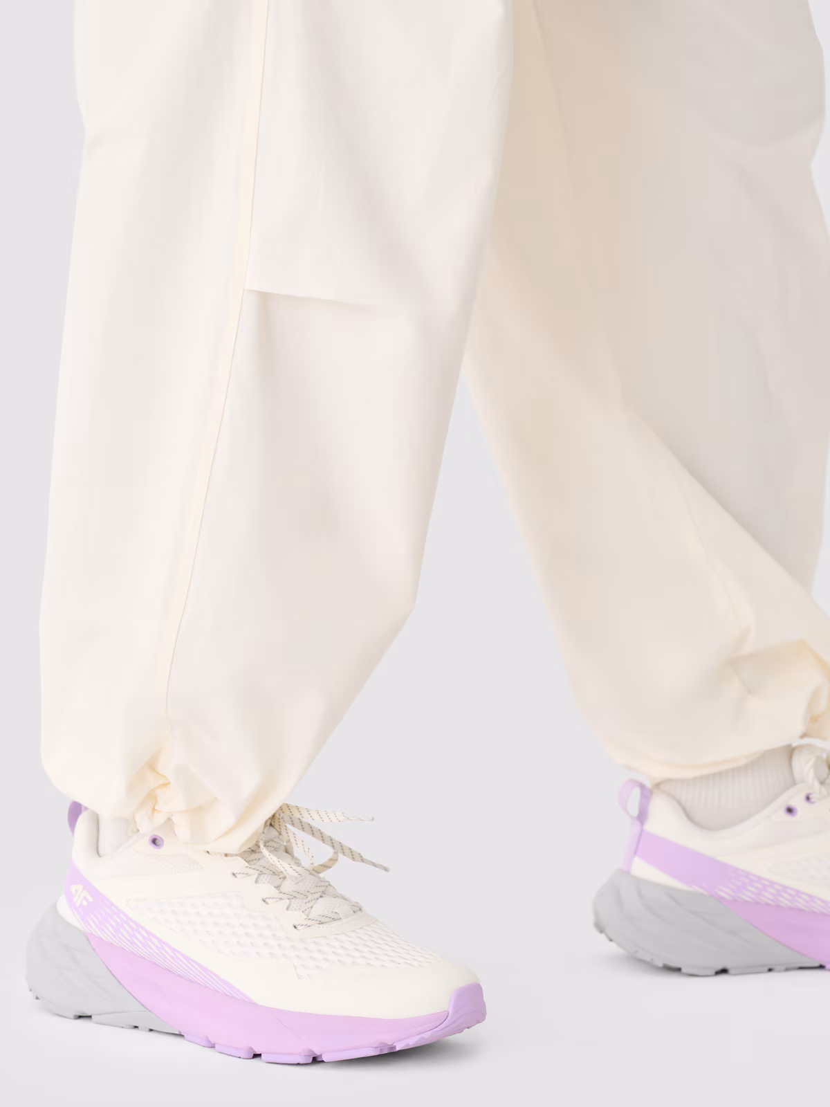 Spodnie oversize cargo damskie 4F x Anna Lewandowska - białe