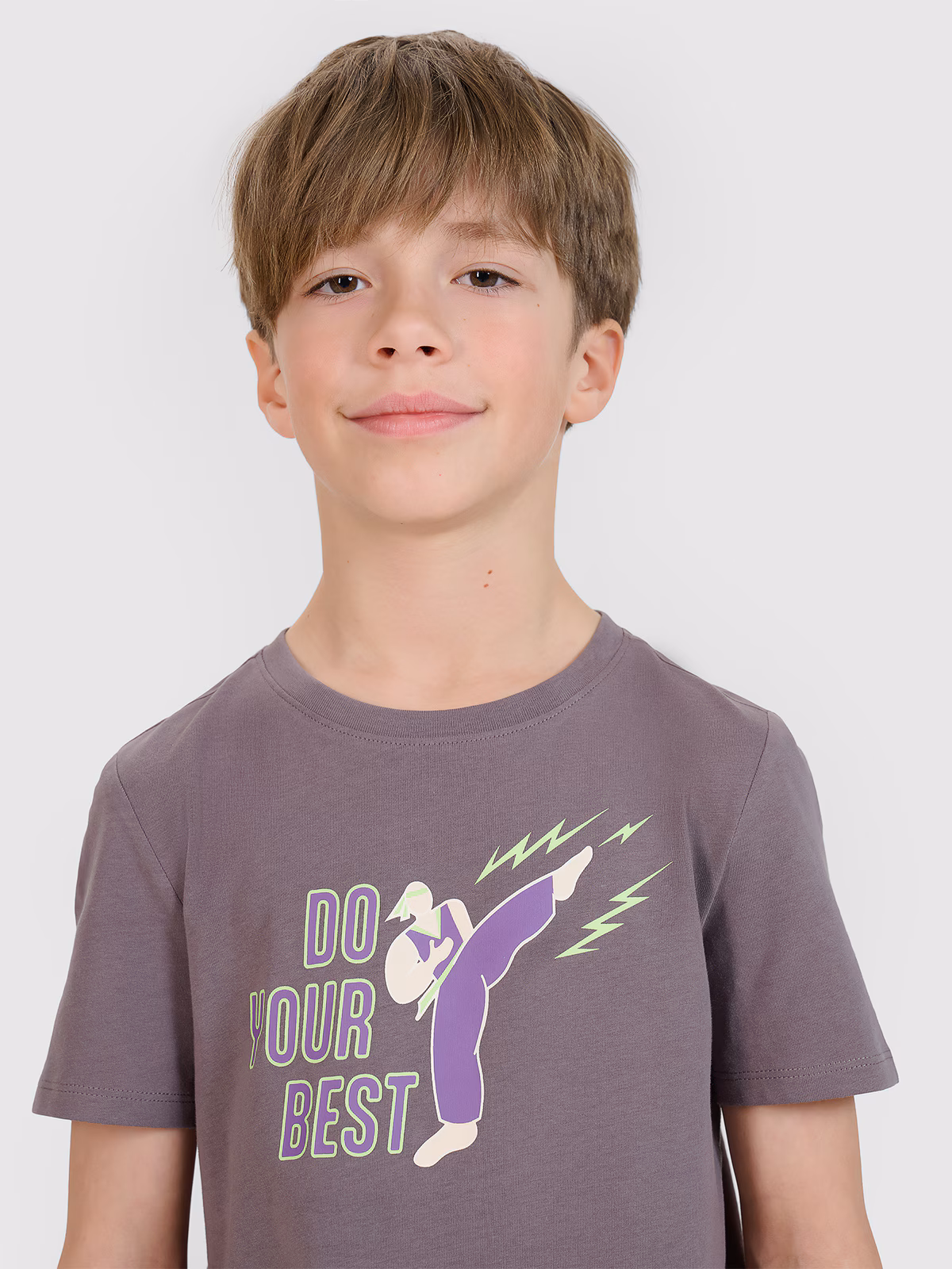 T-shirt regular z nadrukiem chłopięcy - beżowy