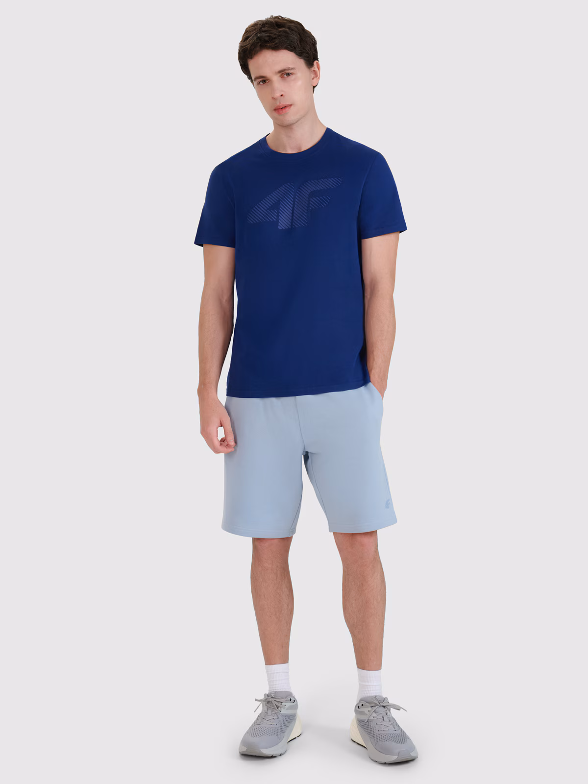 T-shirt regular z nadrukiem męski - granatowy