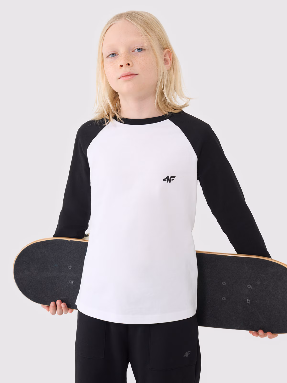 Longsleeve regular gładki chłopięcy - biały