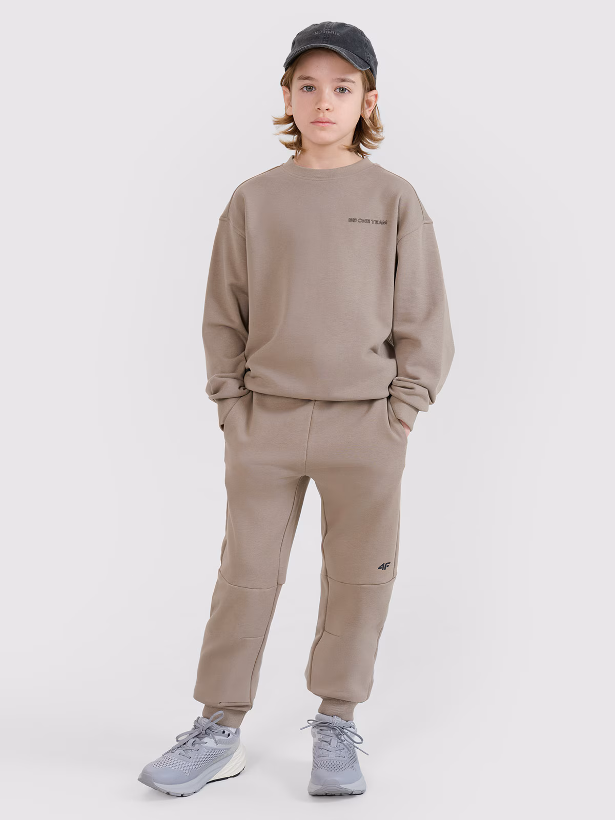 Bluza dresowa nierozpinana bez kaptura chłopięca - beżowa