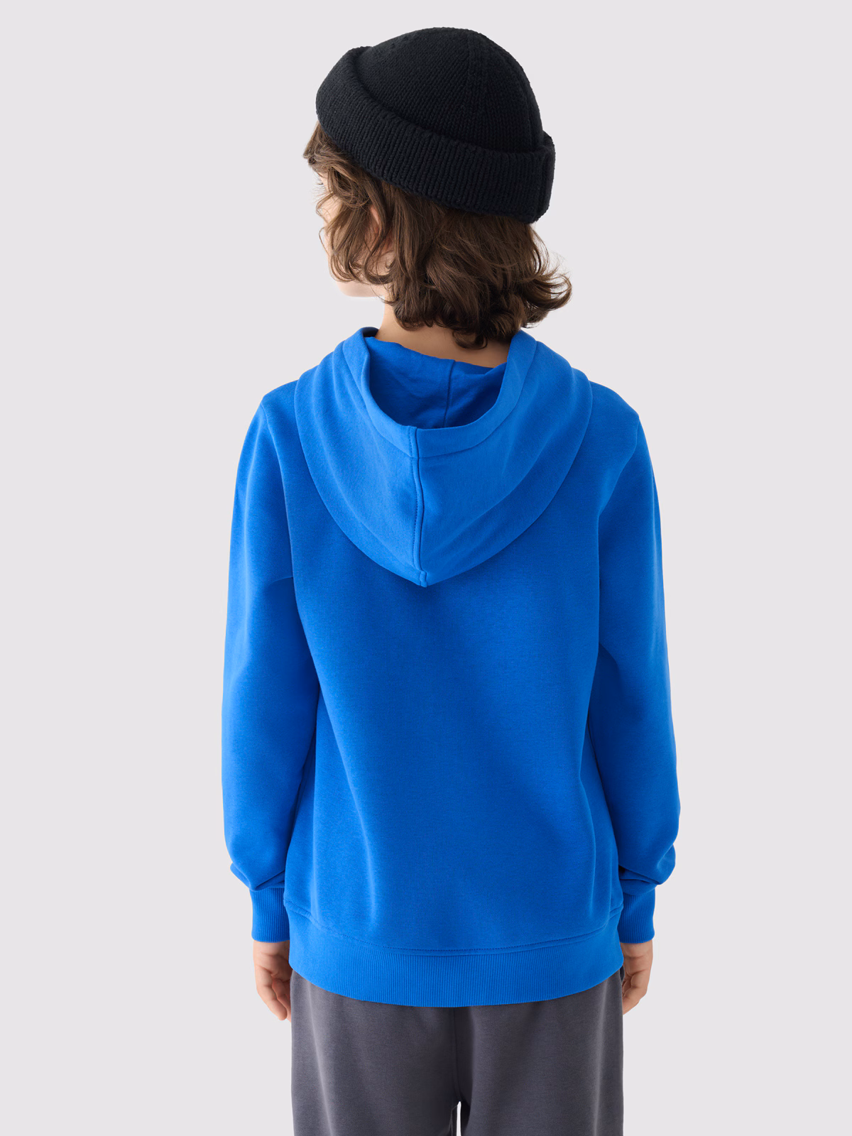 Bluza dresowa nierozpinana z kapturem chłopięca - niebieska