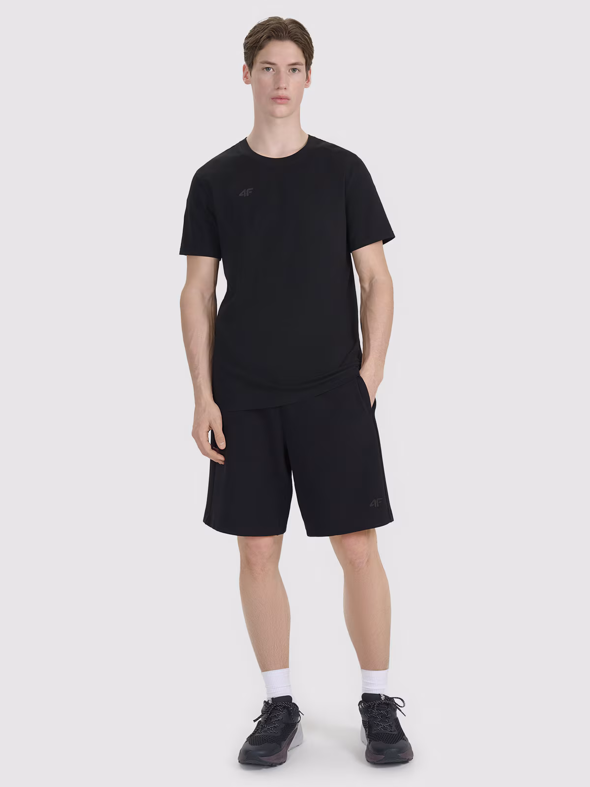 T-shirt regular z nadrukiem męski - czarny