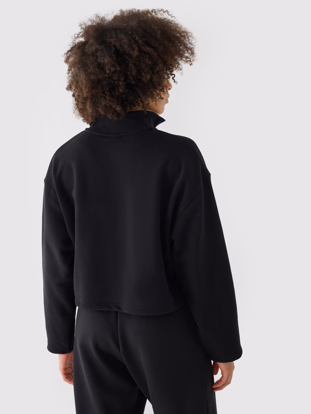 Bluza dresowa cropped nierozpinana bez kaptura damska - fioletowa