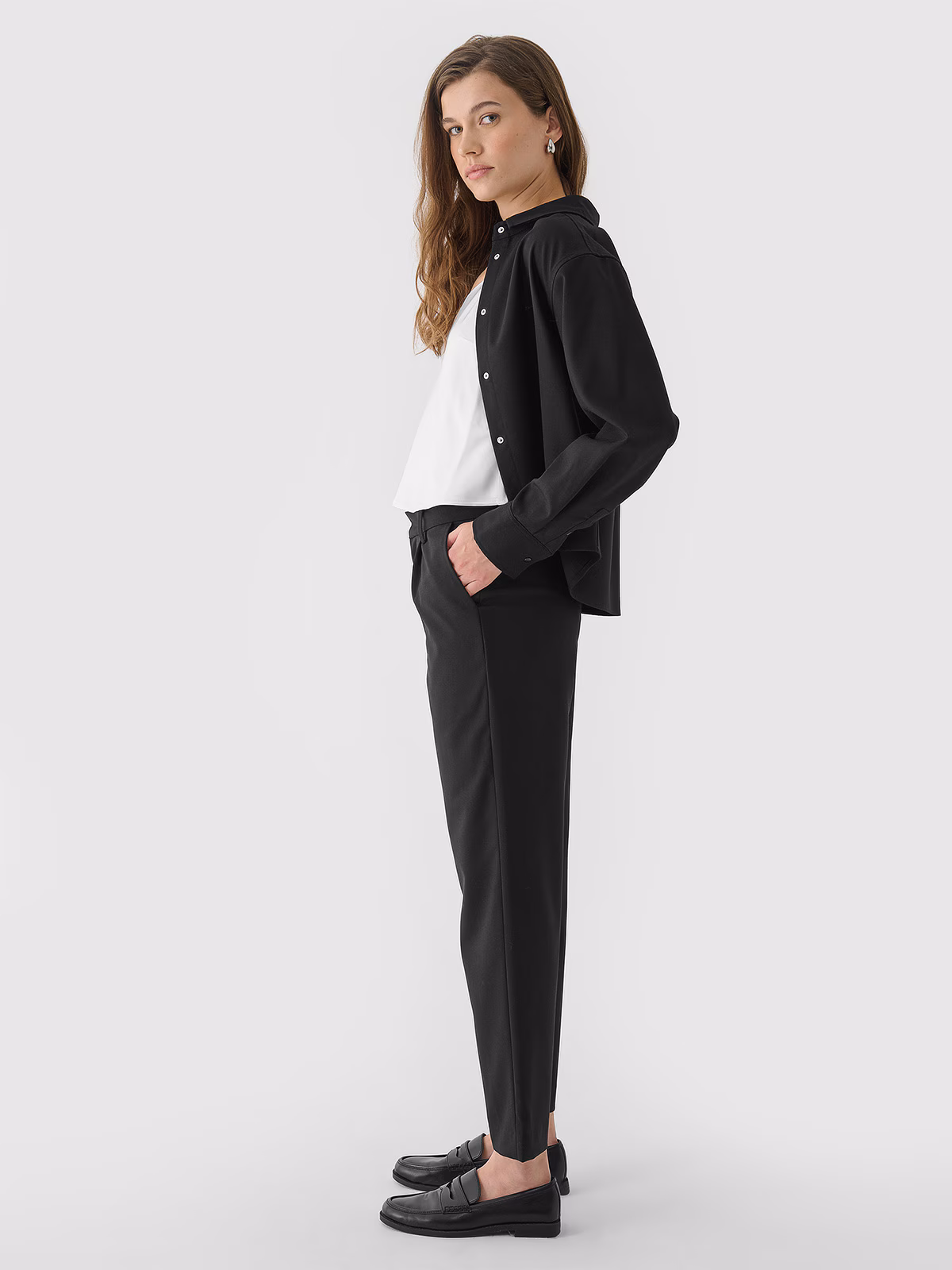 Spodnie tkaninowe z wełną damskie Outhorn - czerwone