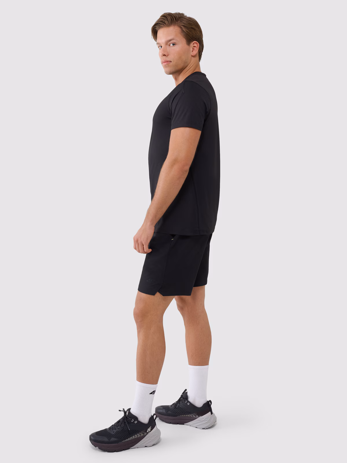 Spodenki treningowe szybkoschnące męskie - beżowe