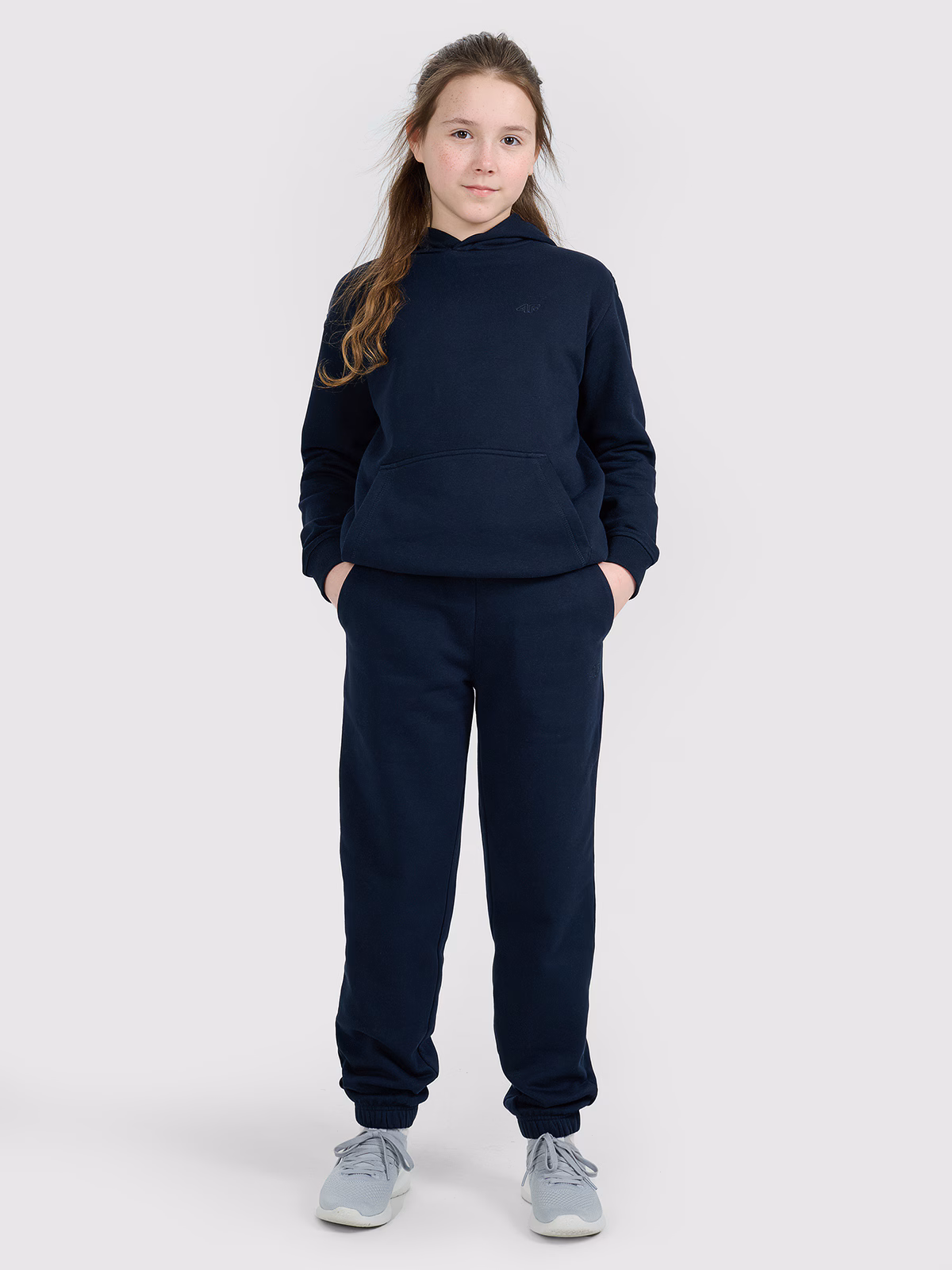 Bluza dresowa nierozpinana z kapturem dziewczęca - granatowa