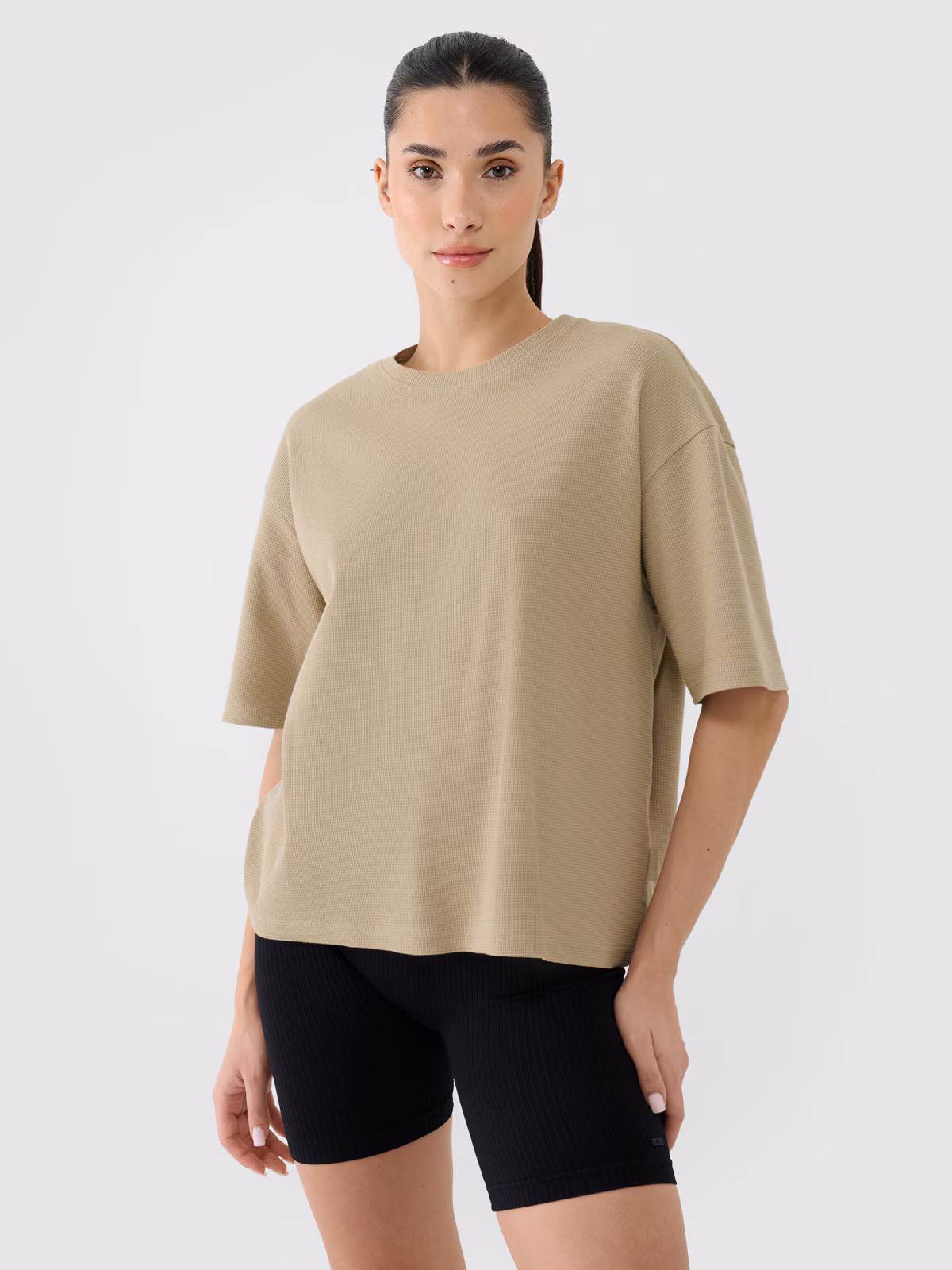T-shirt regular z waflowej dzianiny damski - beżowy