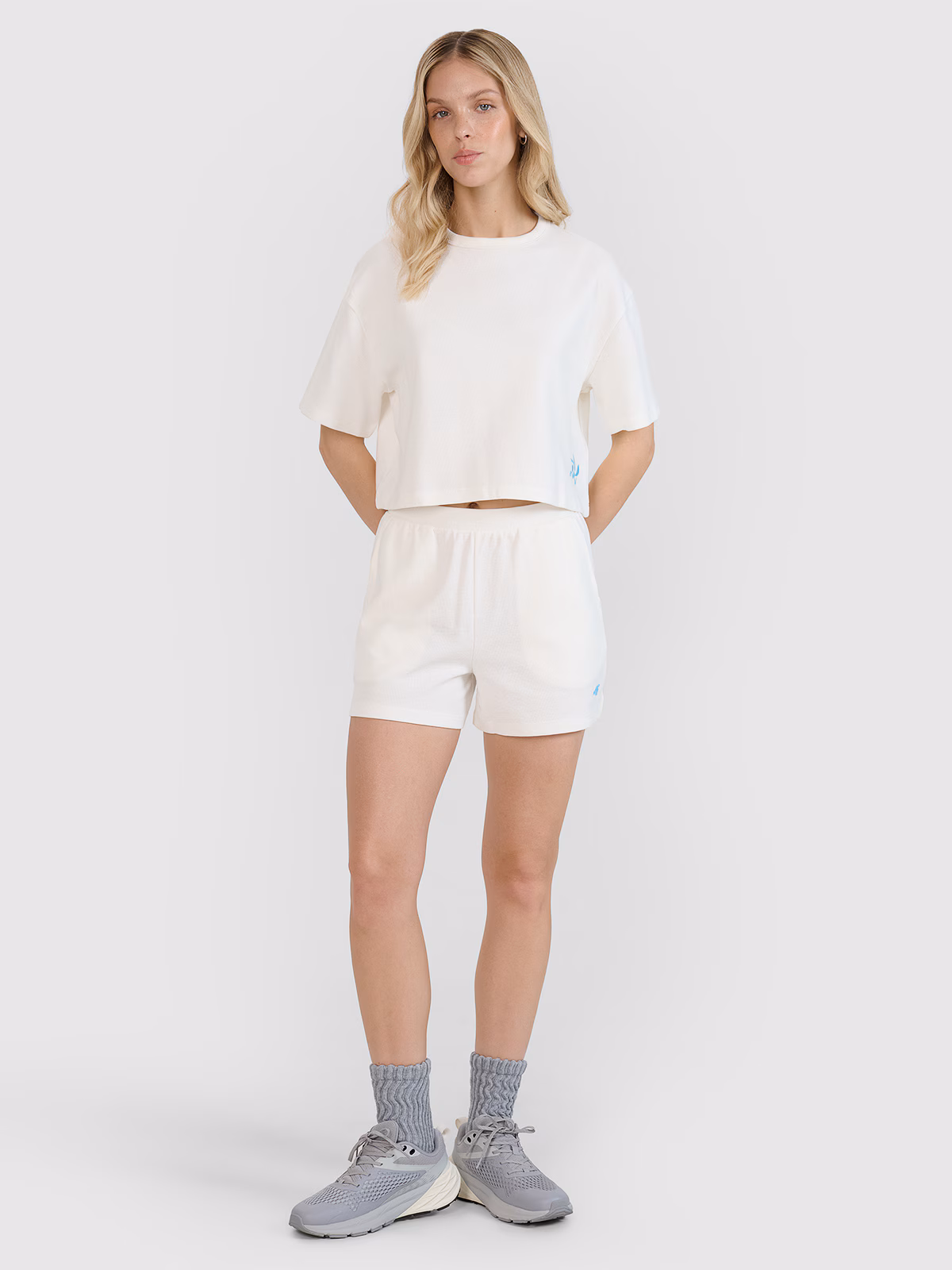 Spodenki dresowe z waflowej dzianiny damskie - białe