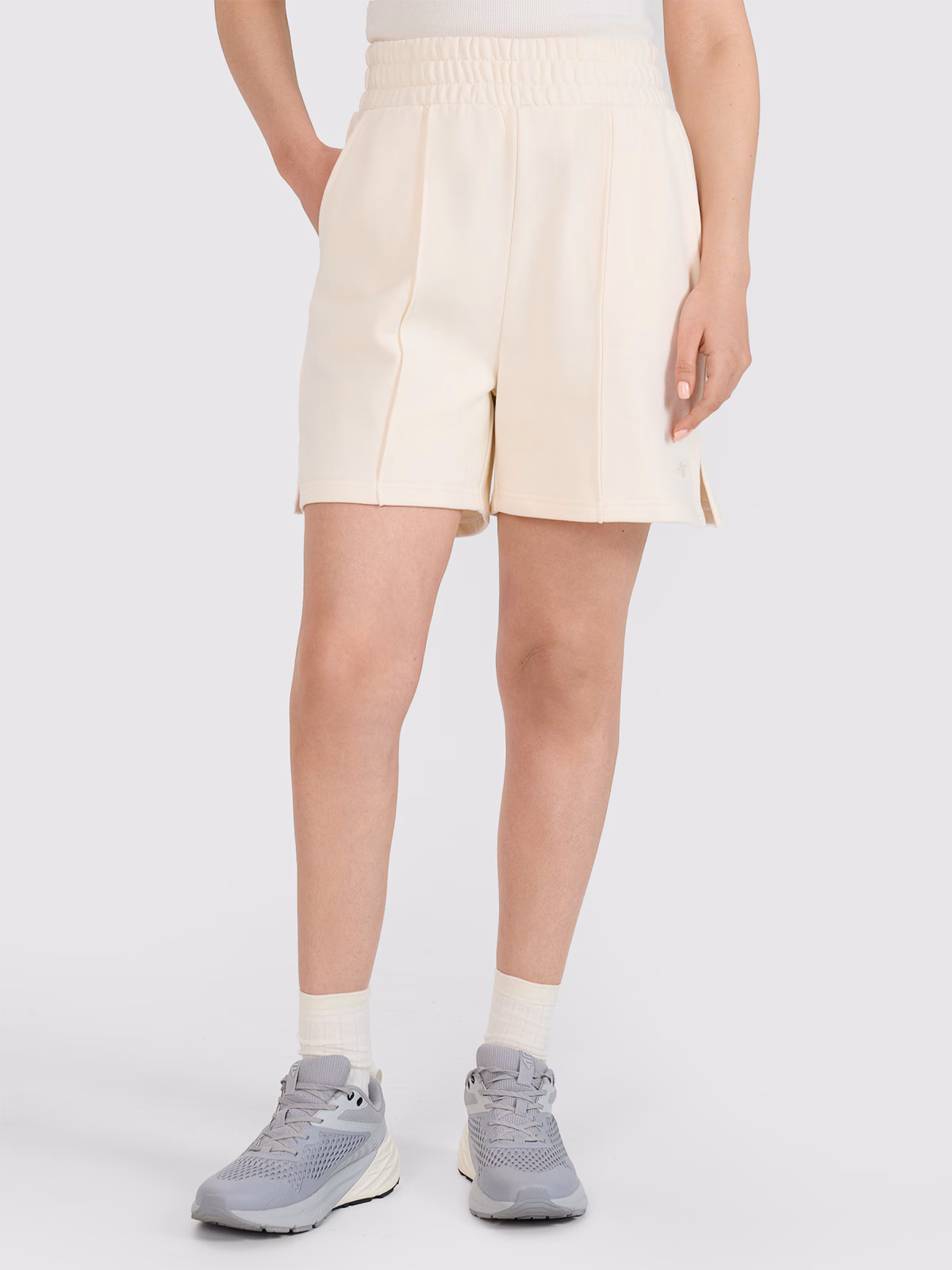 Spodenki dresowe damskie - beżowe