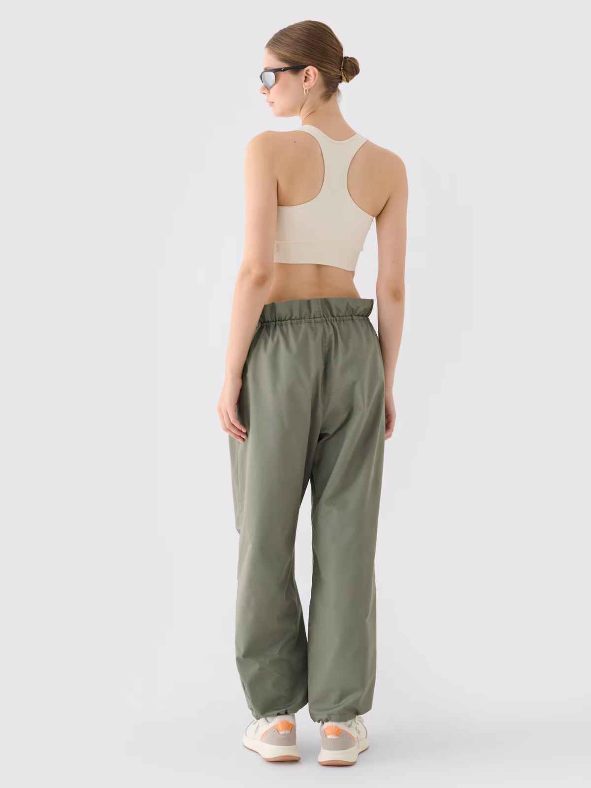 Spodnie casual parachute oversize damskie - oliwkowe/khaki