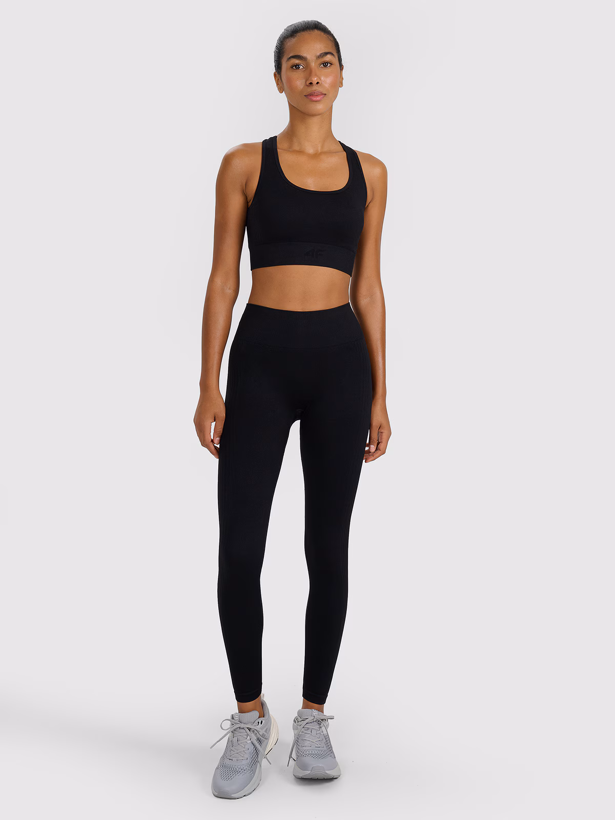 Biustonosz treningowy z niskim wsparciem damski - czarny