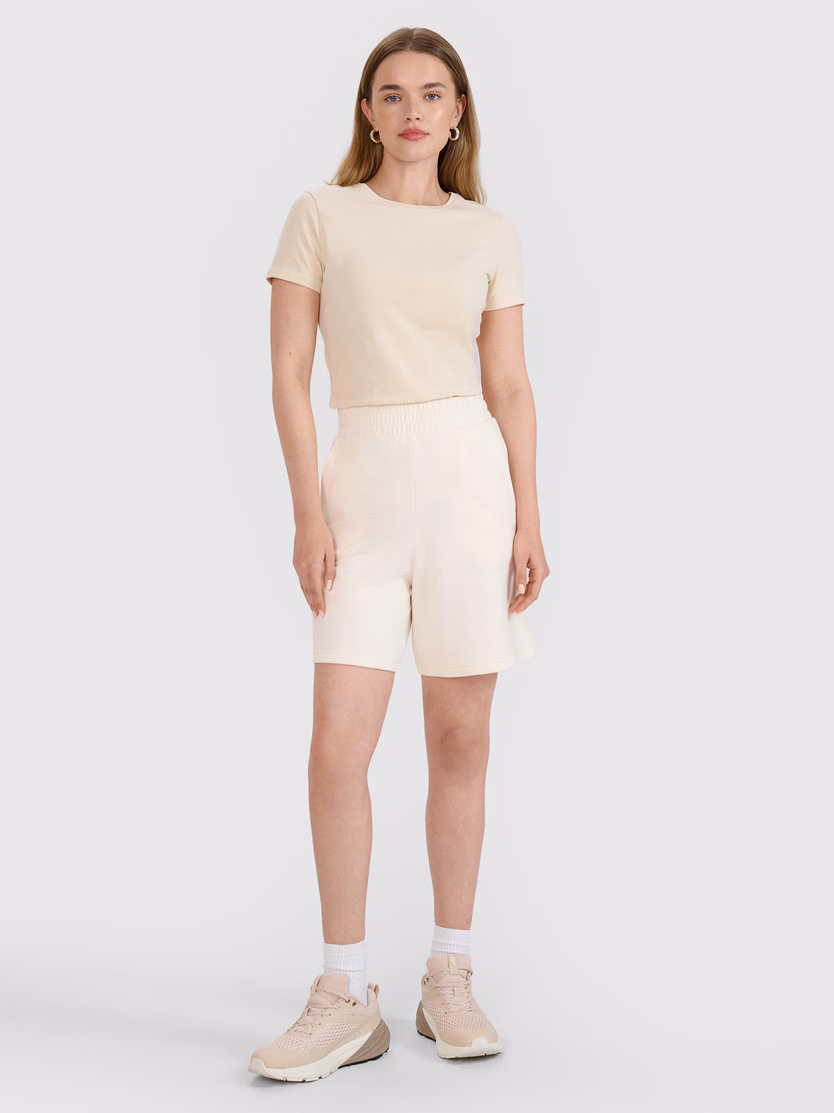 Spodenki dresowe ze strukturalnej dzianiny damskie - różowe