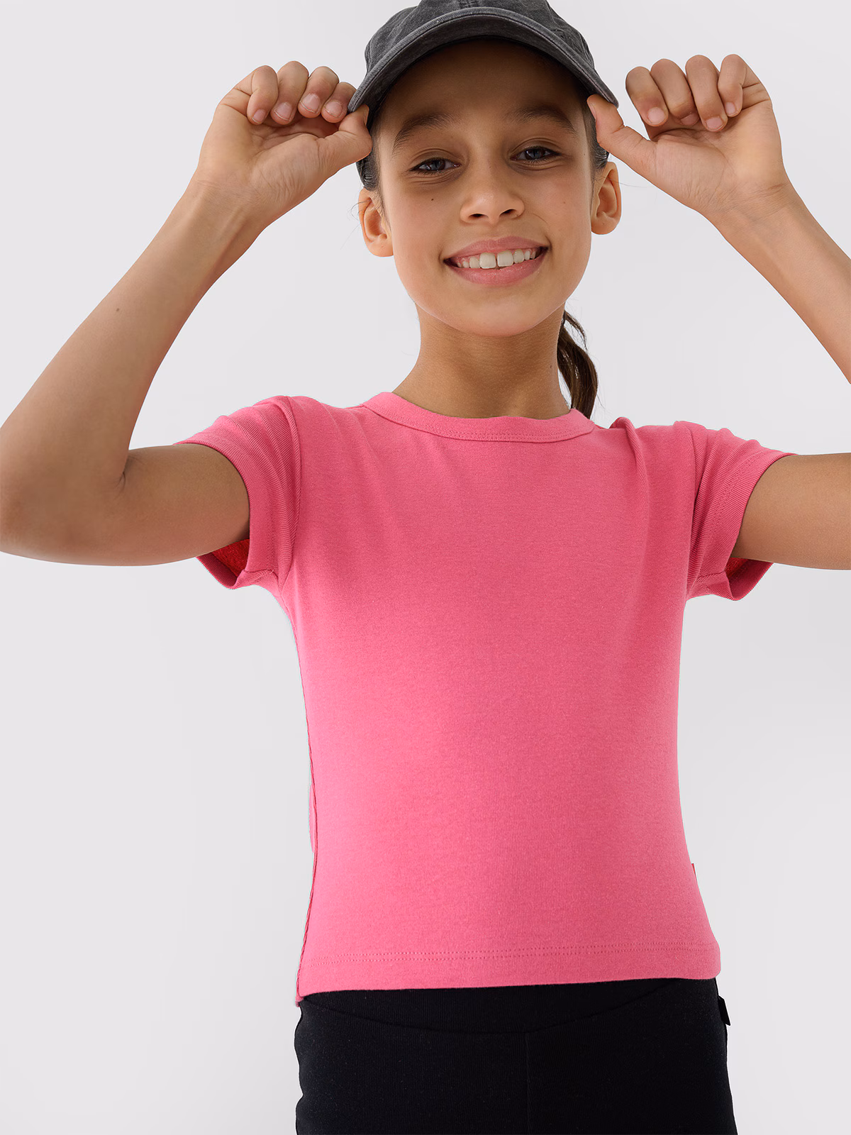 T-shirt slim crop top gładki dziewczęcy - beżowy