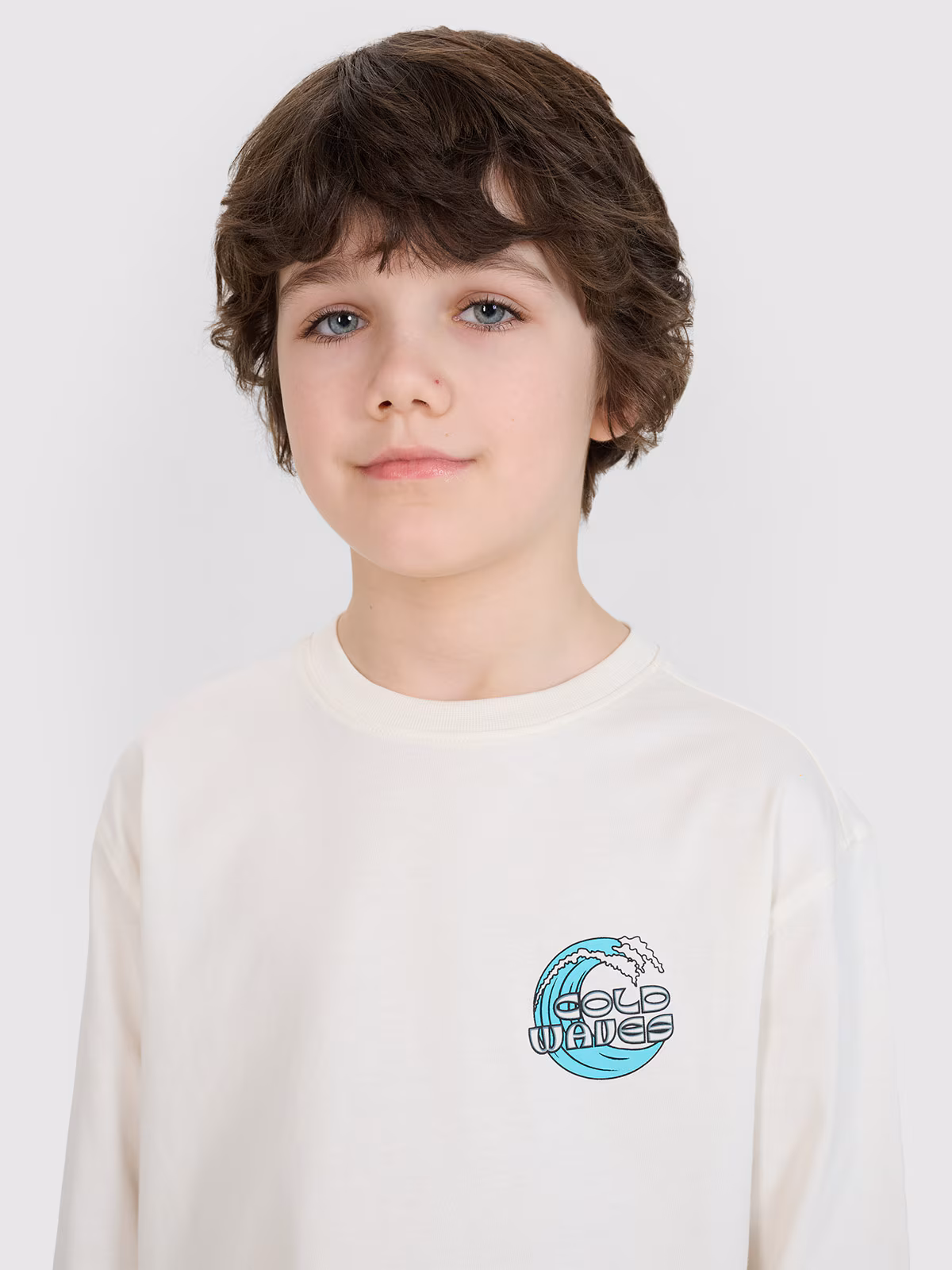 Longsleeve oversize z nadrukiem chłopięcy - biały