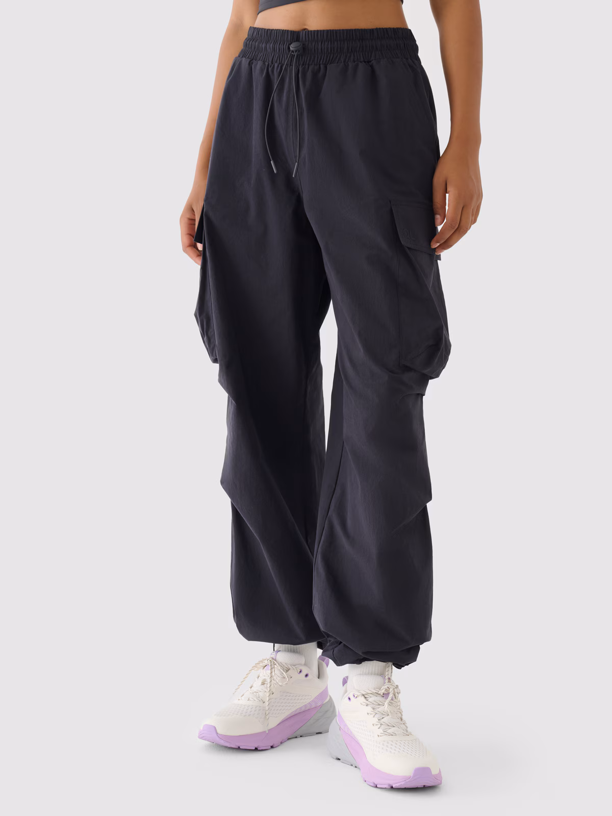 Spodnie oversize cargo damskie 4F x Anna Lewandowska - białe