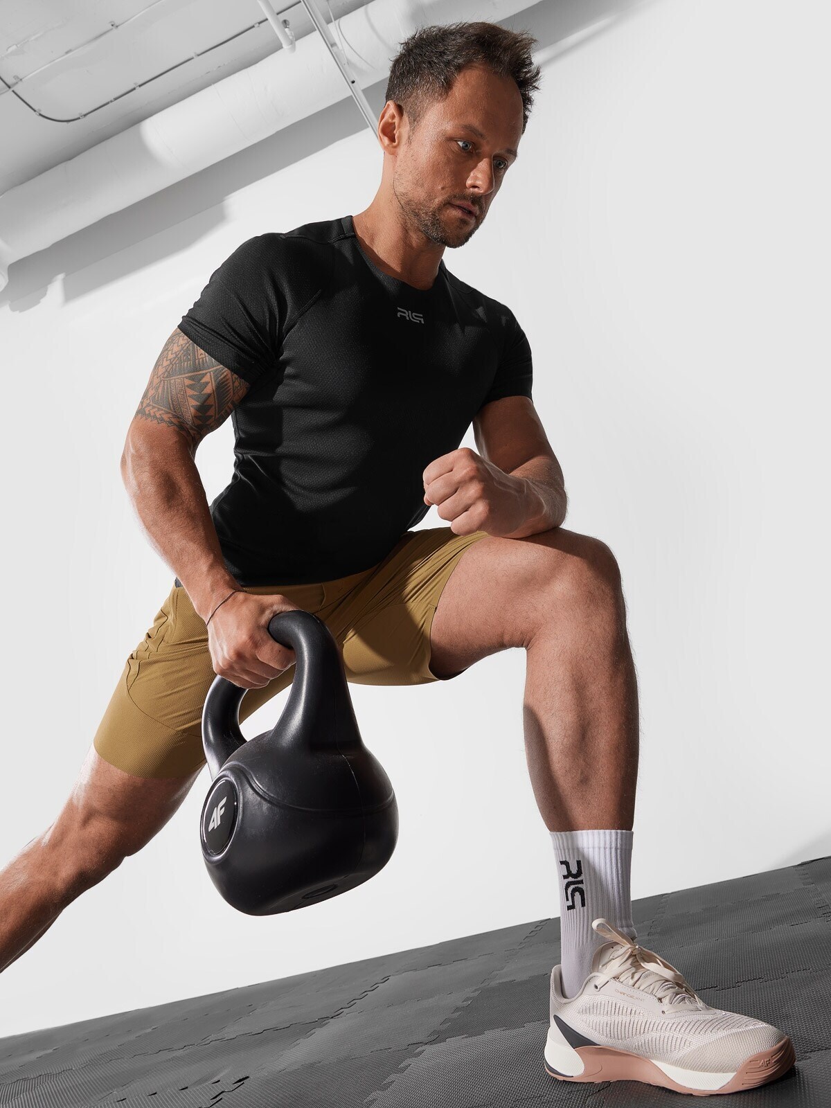 Spodenki treningowe szybkoschnące męskie 4F x Robert Lewandowski