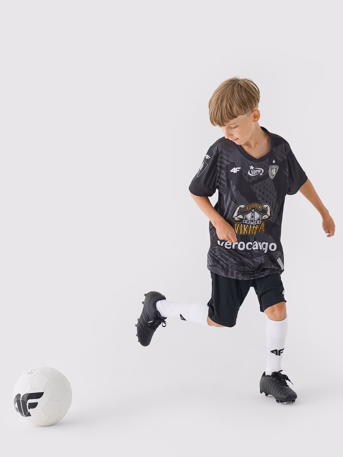 Trzecia koszulka klubowa z sezonu 2024/25 chłopięca 4F x Piast Gliwice - multikolor