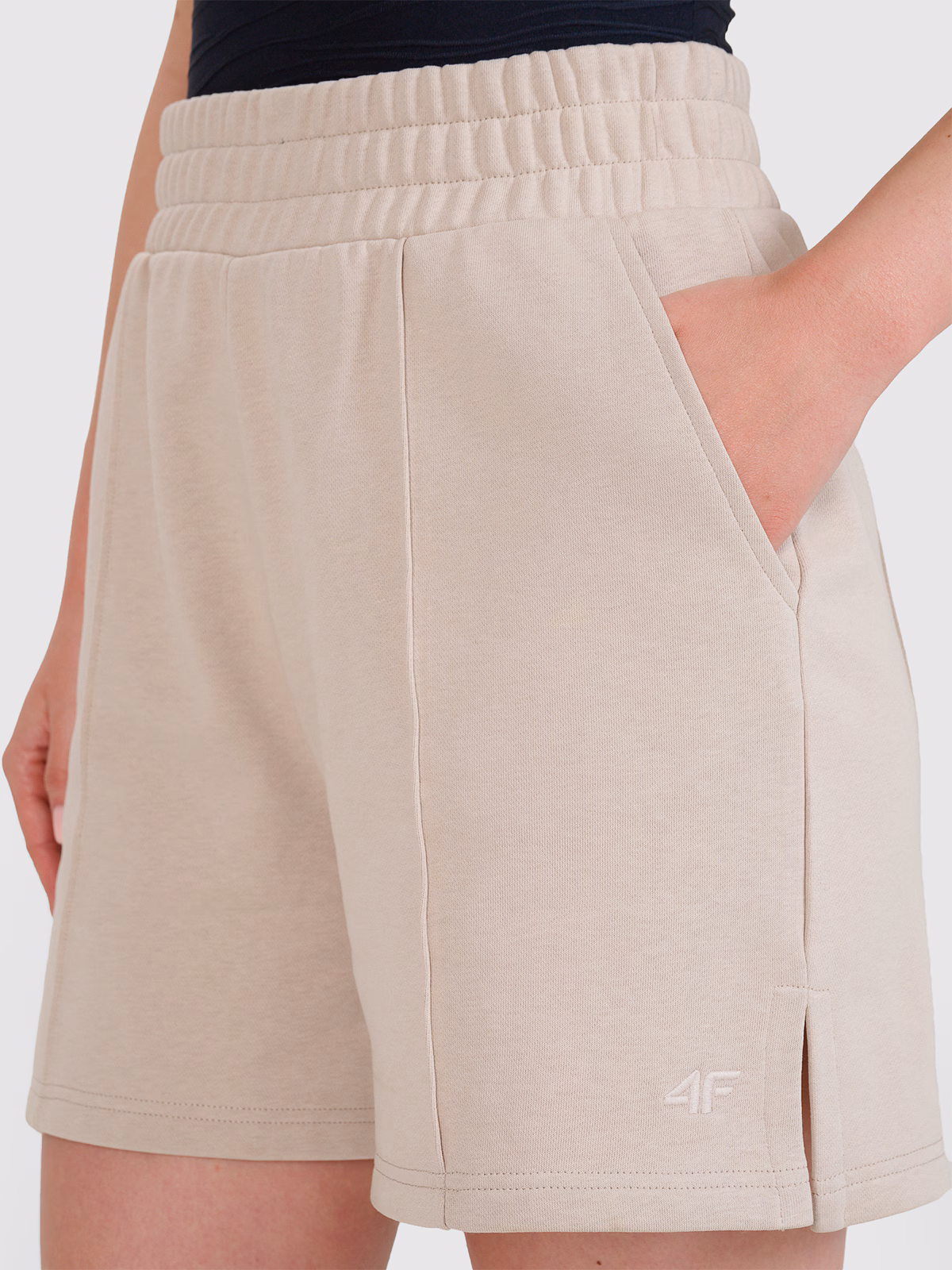 Spodenki dresowe damskie - beżowe