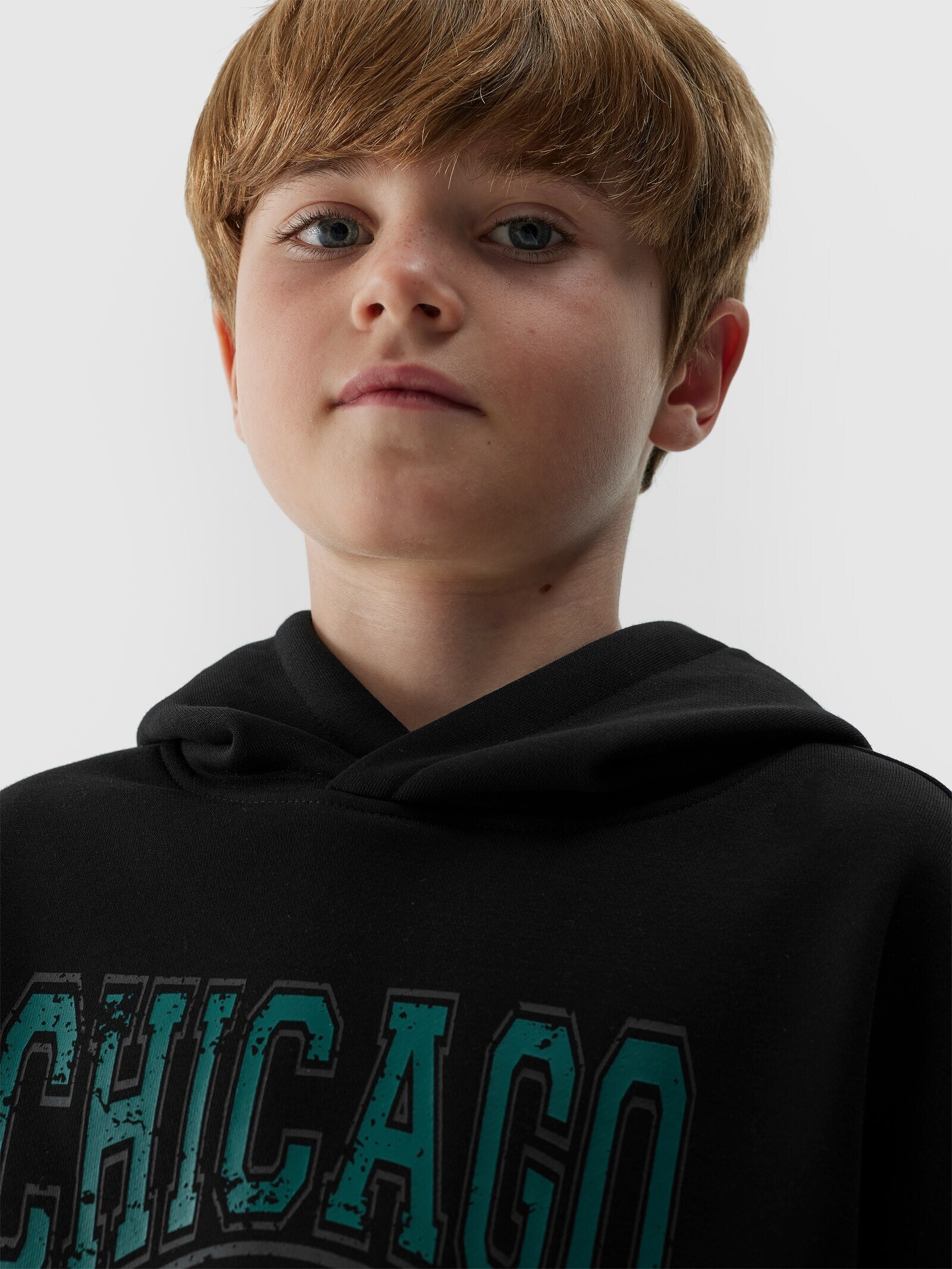 Bluza dresowa nierozpinana z kapturem chłopięca