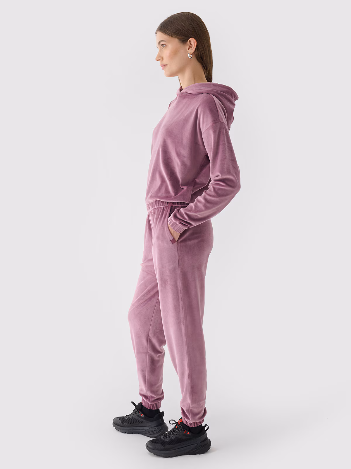 Bluza dresowa z weluru nierozpinana z kapturem damska - beżowa