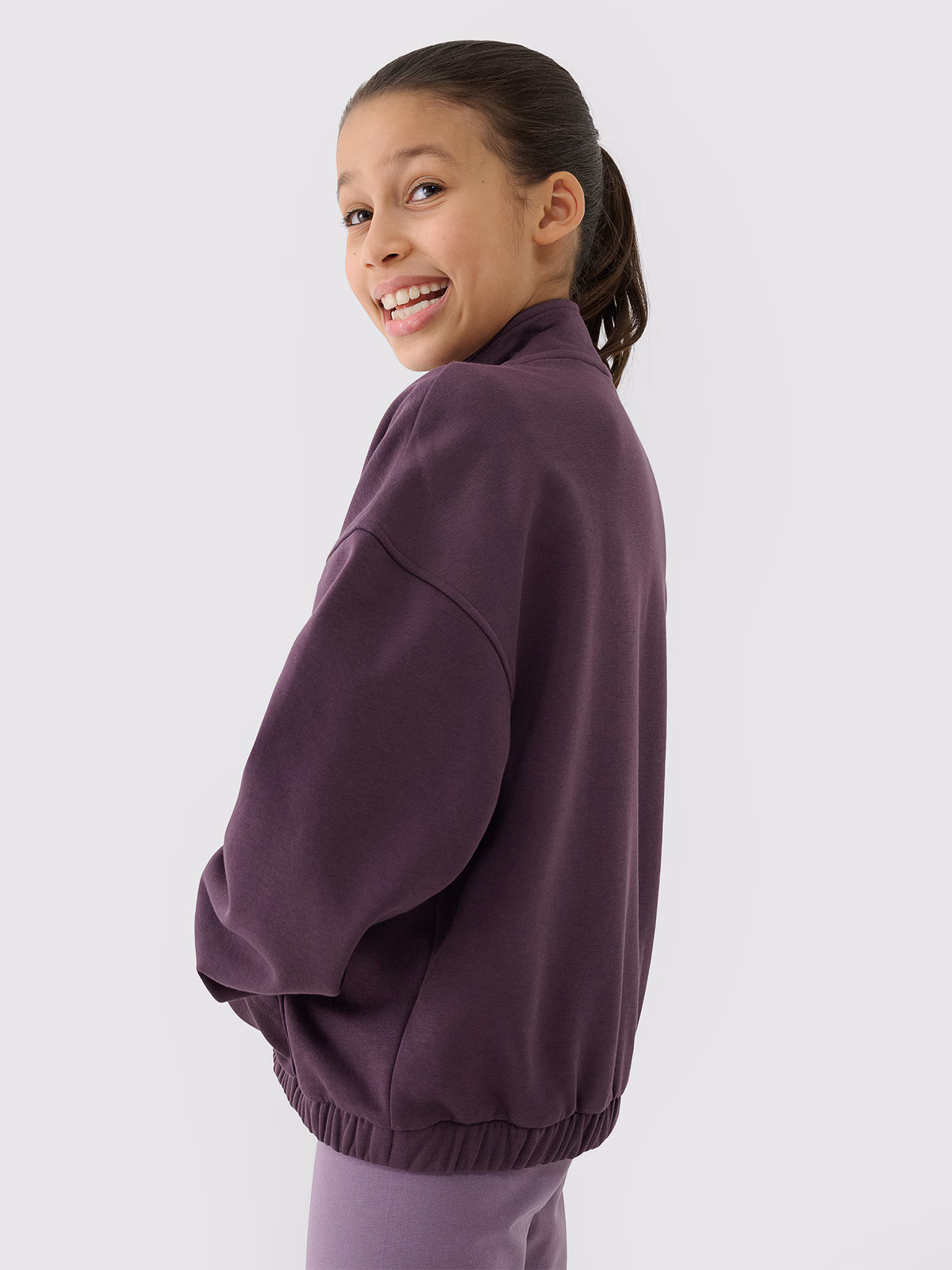 Bluza dresowa nierozpinana bez kaptura dziewczęca - beżowa