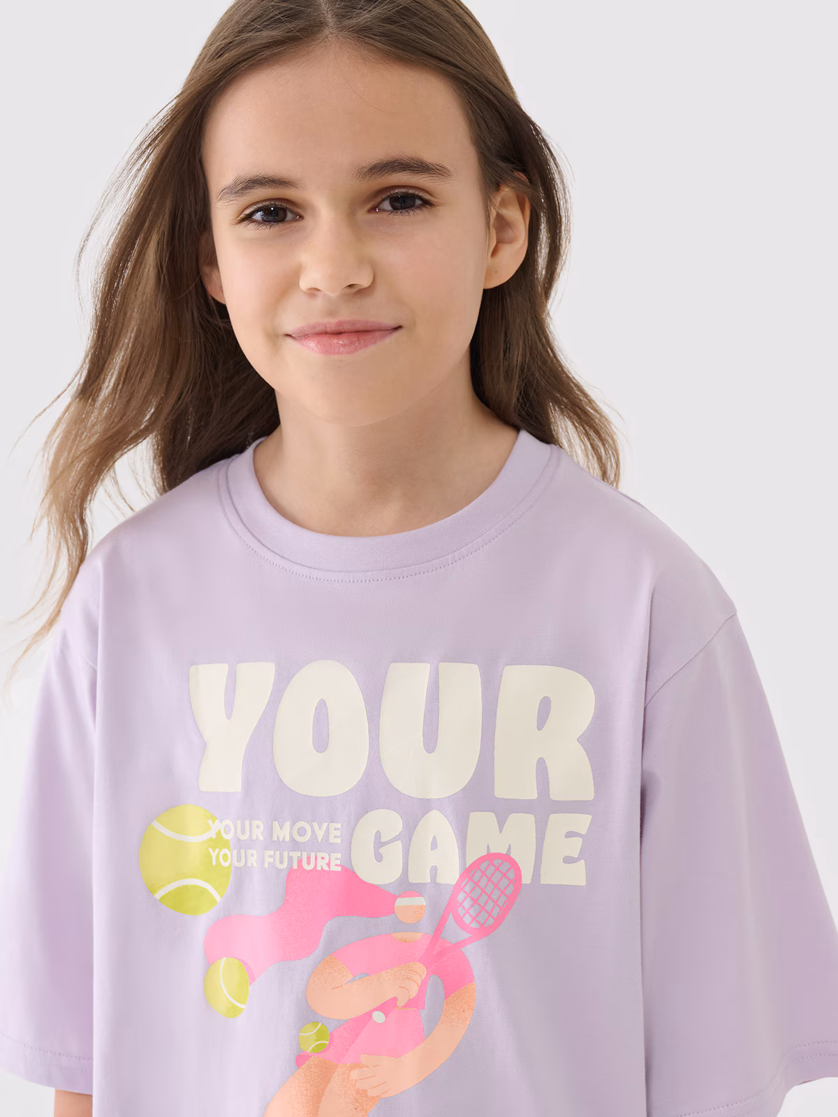 T-shirt oversize z nadrukiem dziewczęcy - różowy